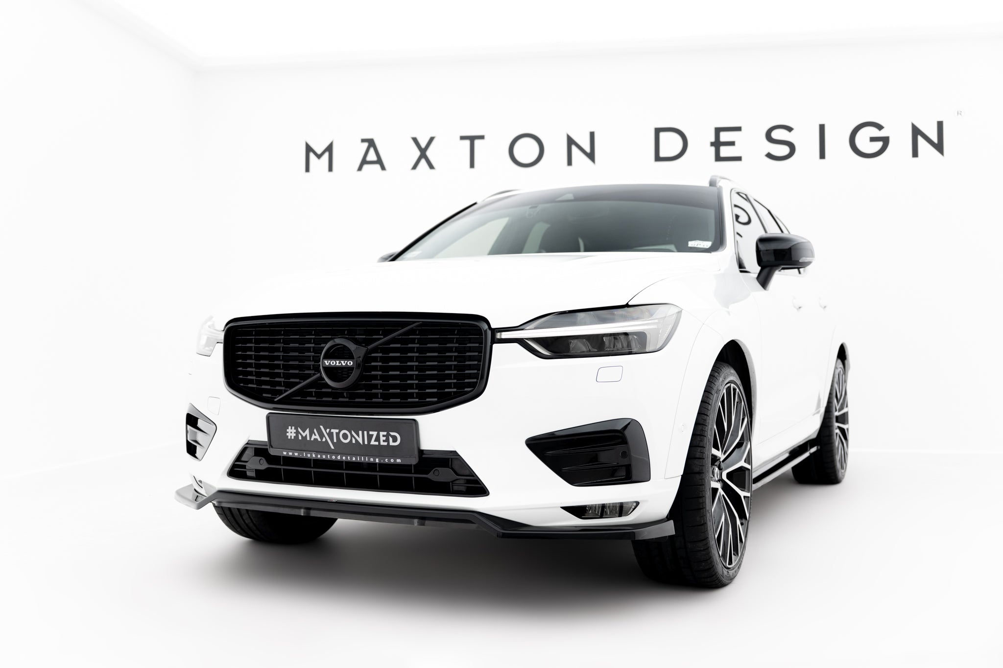Maxton Design Street+ Spoilerlippe Front Ansatz V.1 passend für Volvo XC60 Mk2 R-Design schwarz Hochglanz