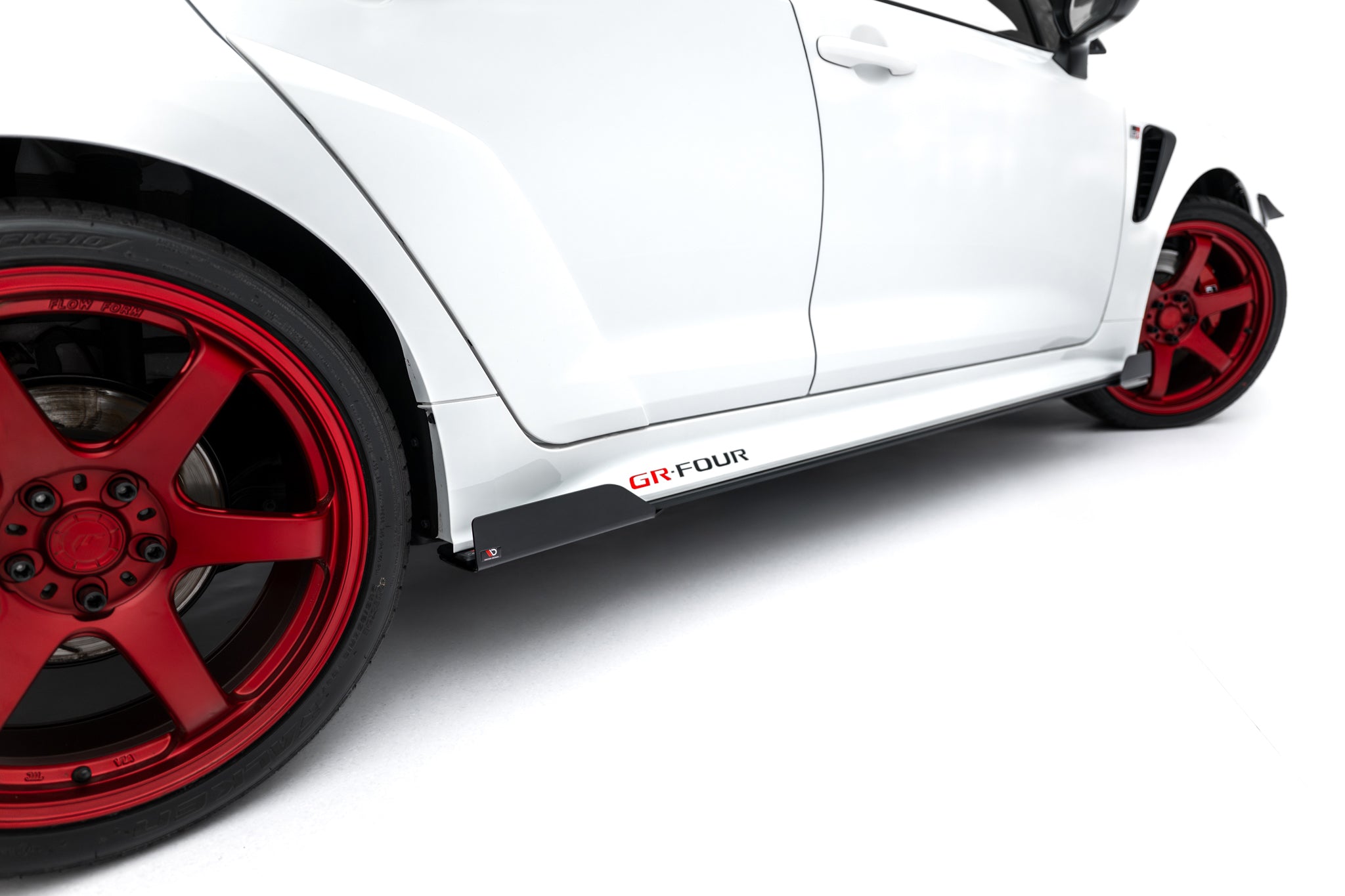 Maxton Design Seitenschweller Flaps passend für Toyota GR Corolla Mk12 schwarz Hochglanz