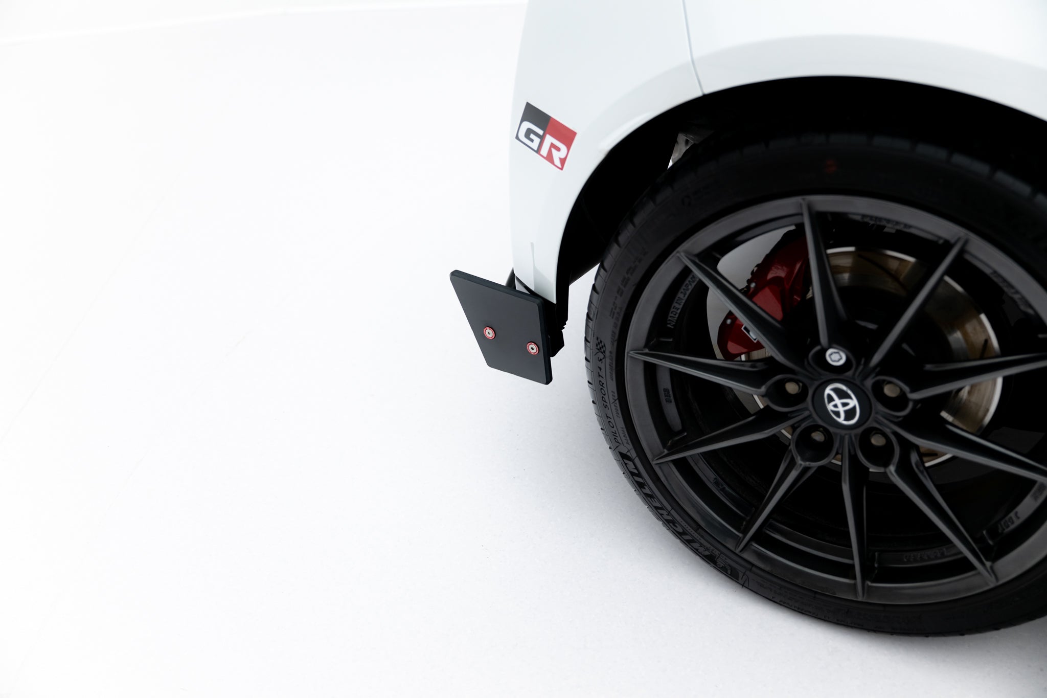 Maxton Design Heck Ansatz Flaps Diffusor V.2 + Flaps passend für Toyota GR Yaris Mk4