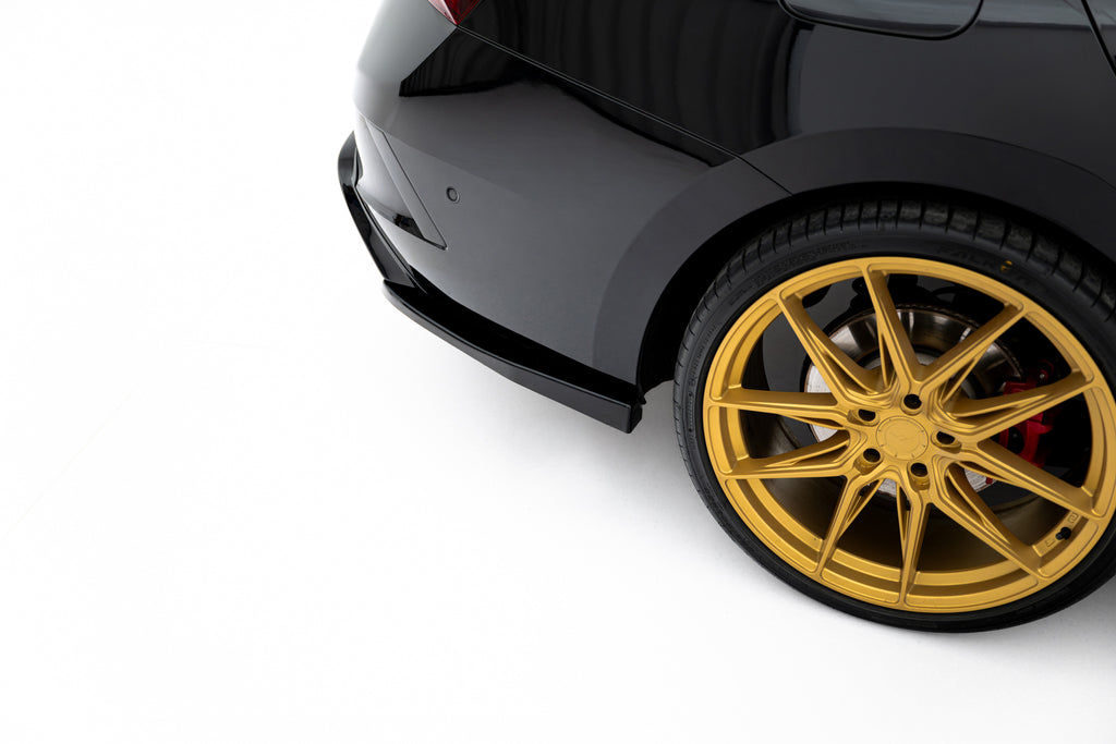 Maxton Design Heck Ansatz Flaps Diffusor V.4 passend für Skoda Octavia RS Liftback / Combi Mk4 Facelift schwarz Hochglanz