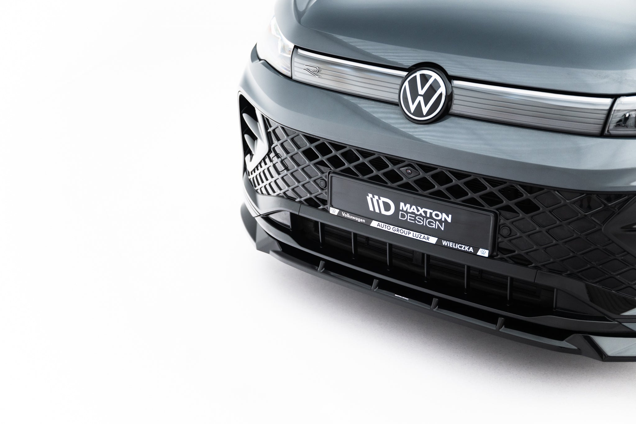 Maxton Design Street+ Spoilerlippe Front Ansatz V.1 passend für VW Tiguan R-Line Mk3 schwarz Hochglanz