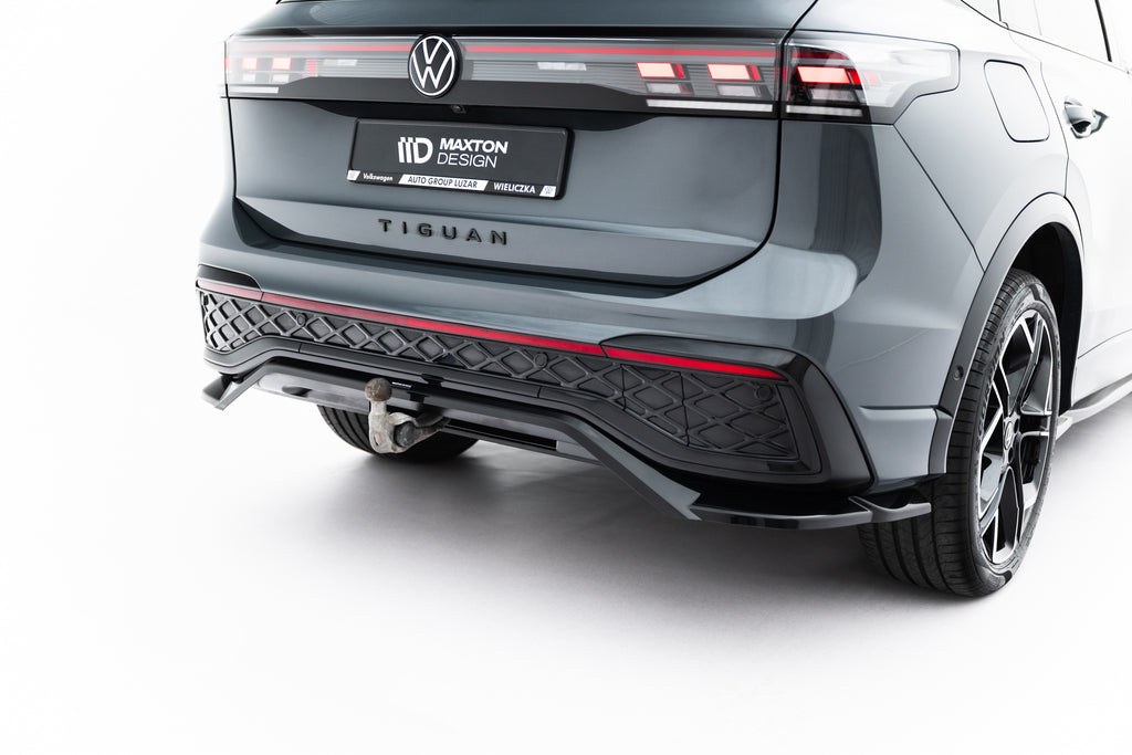 Maxton Design Street+ Mittlerer Diffusor RACE passend für VW Tiguan R-Line Mk3 schwarz Hochglanz