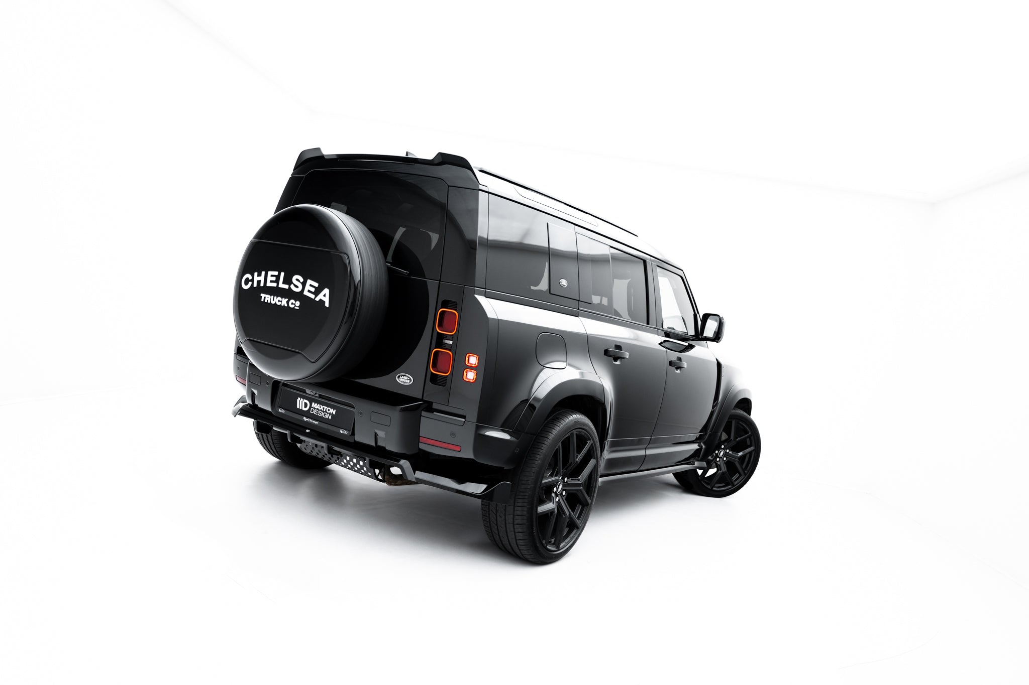 Maxton Design Spoiler CAP passend für Land Rover Defender Mk4 schwarz Hochglanz