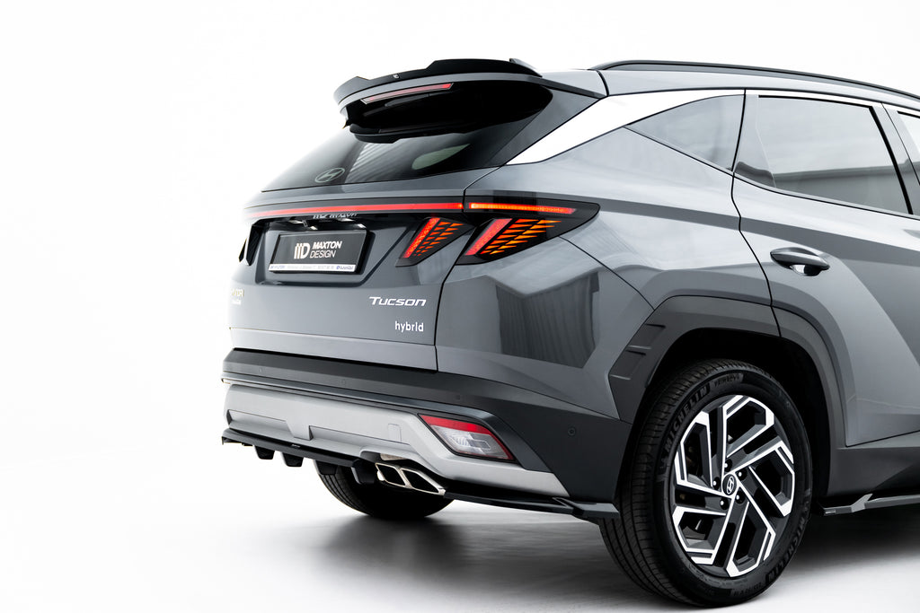 Maxton Design Street+ Mittlerer Diffusor RACE passend für Hyundai Tucson Mk4 Facelift schwarz Hochglanz