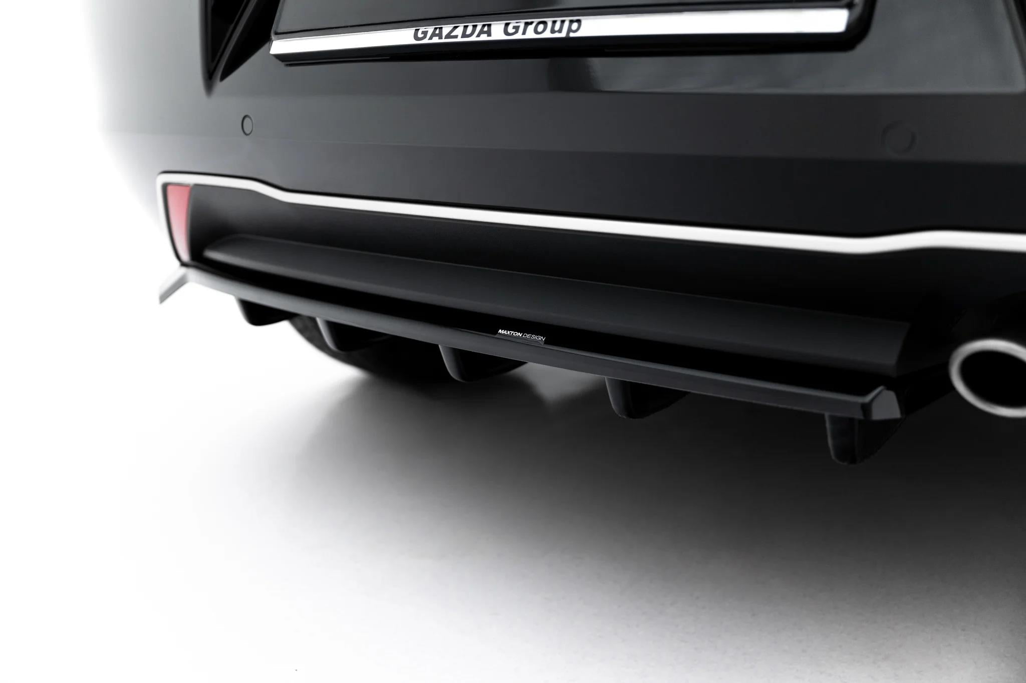 Maxton Design Street+ Mittlerer Diffusor Race Passend für Alfa Romeo Junior Mk1 Schwarz Hochglanz