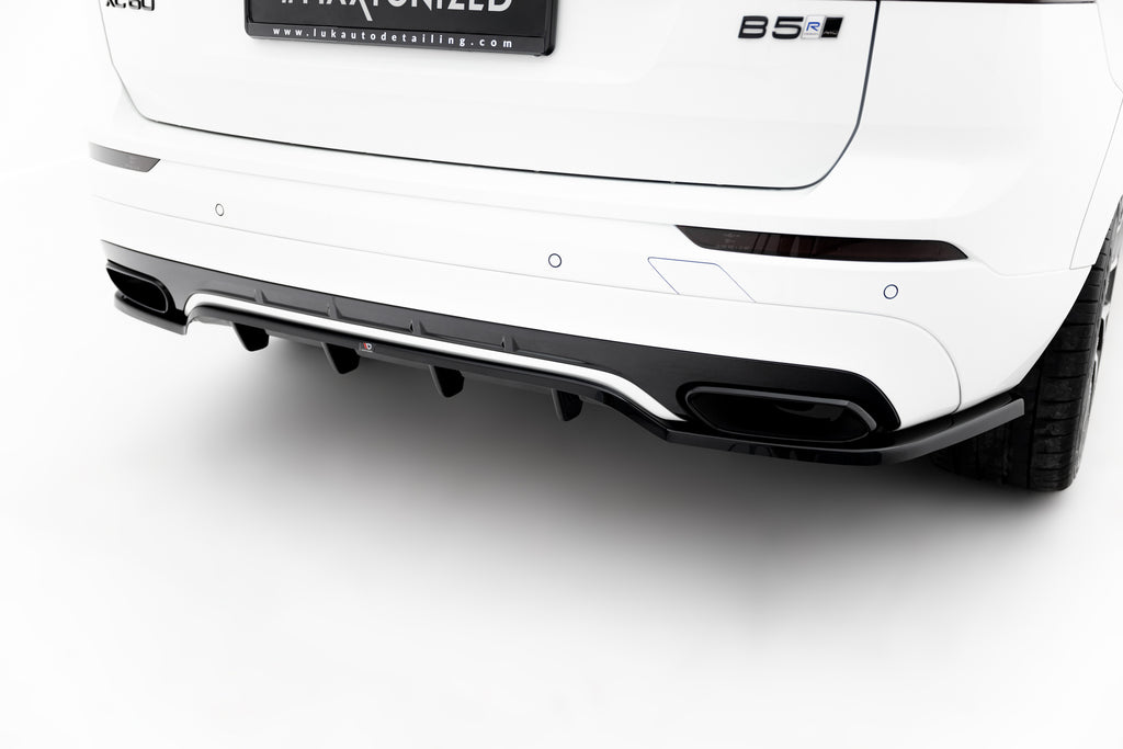 Maxton Design Street+ Mittlerer Diffusor RACE passend für Volvo XC60 Mk2 R-Design schwarz Hochglanz