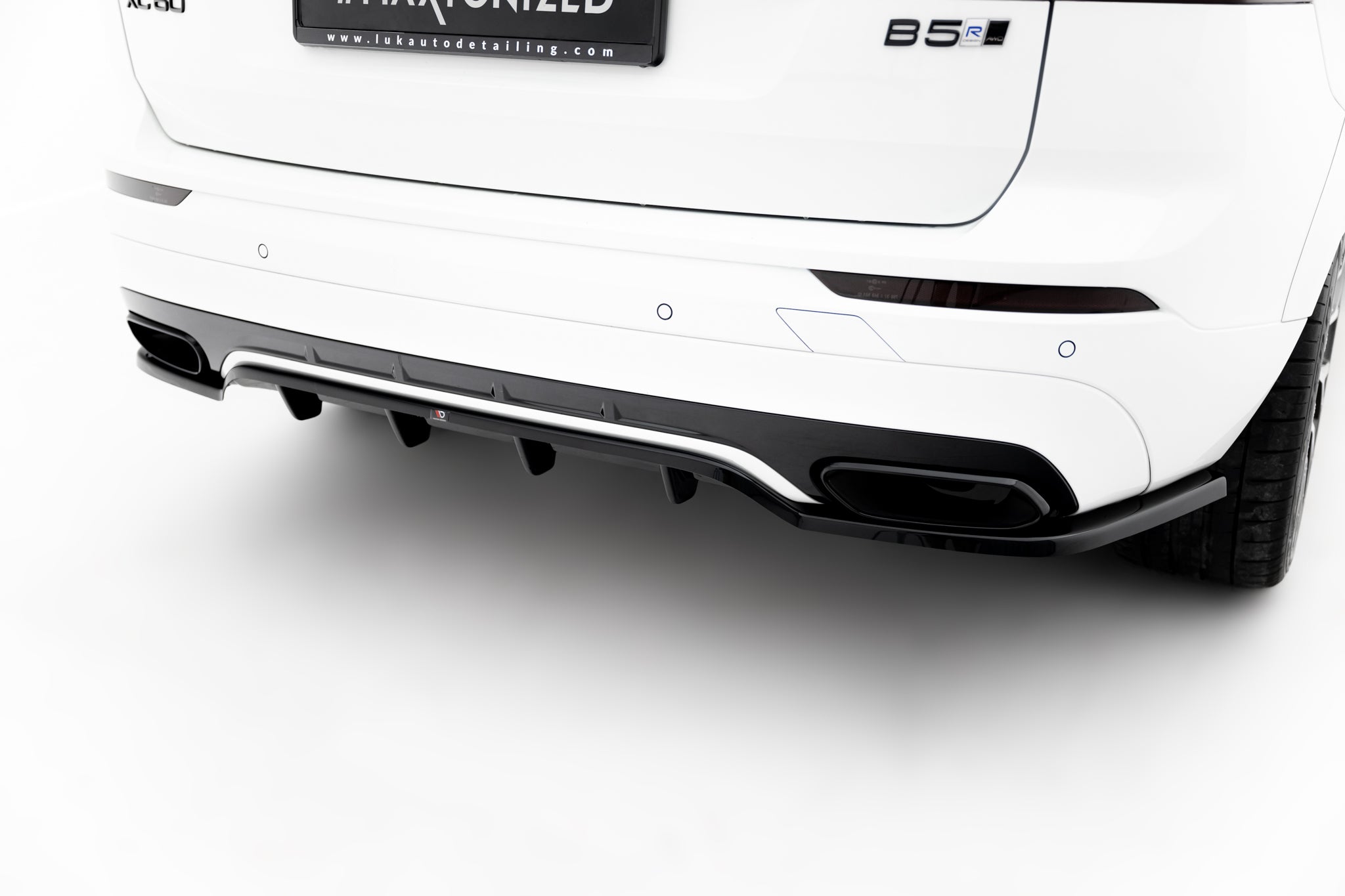 Maxton Design Street+ Mittlerer Diffusor RACE passend für Volvo XC60 Mk2 R-Design schwarz Hochglanz