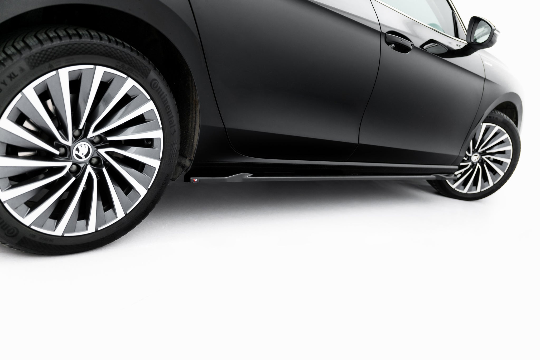 Maxton Design Street+ Seitenschweller Leisten passend für V.1 passend für Skoda Superb Mk4 schwarz Hochglanz