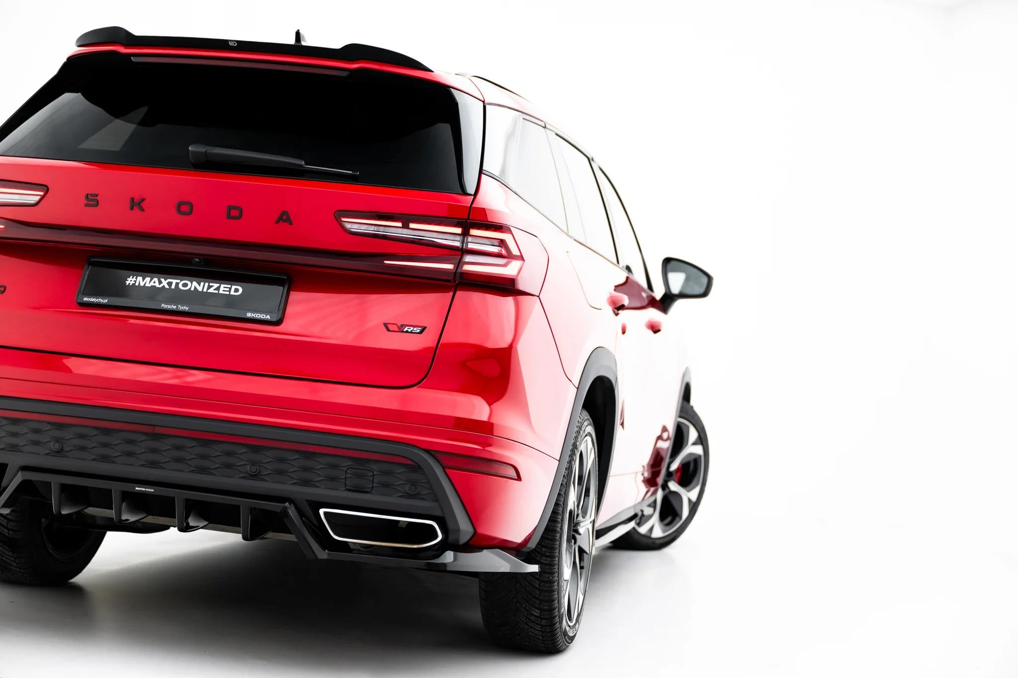 Maxton Design Street+ Mittlerer Diffusor RACE passend für Skoda Kodiaq RS Mk2 schwarz Hochglanz