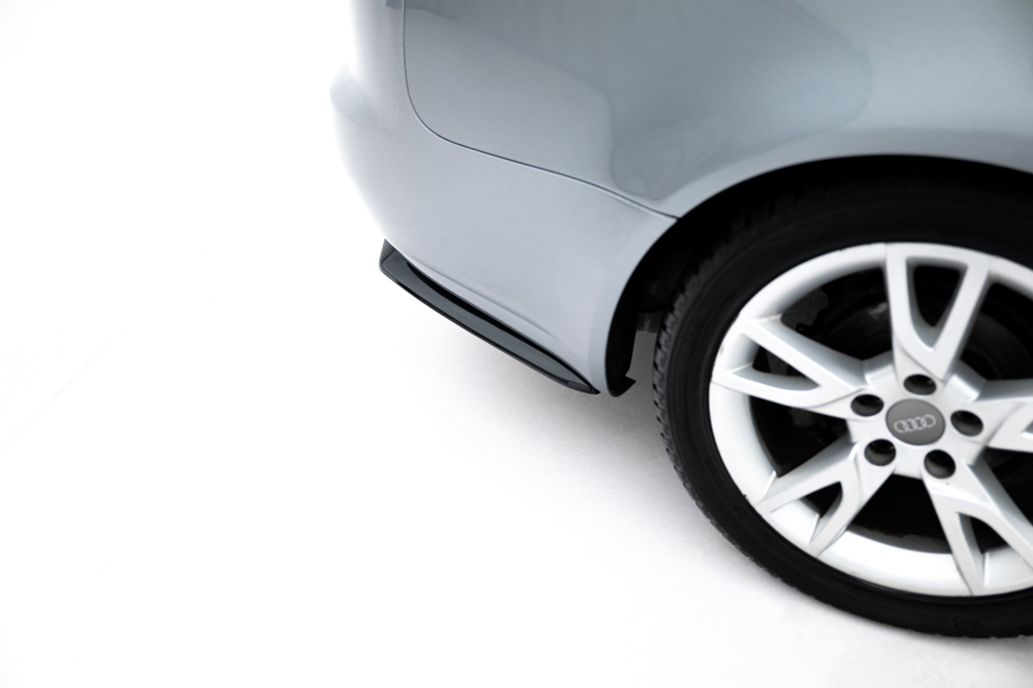 Maxton Design Heck Ansatz Flaps Diffusor passend für AUDI A4 B7 schwarz Hochglanz