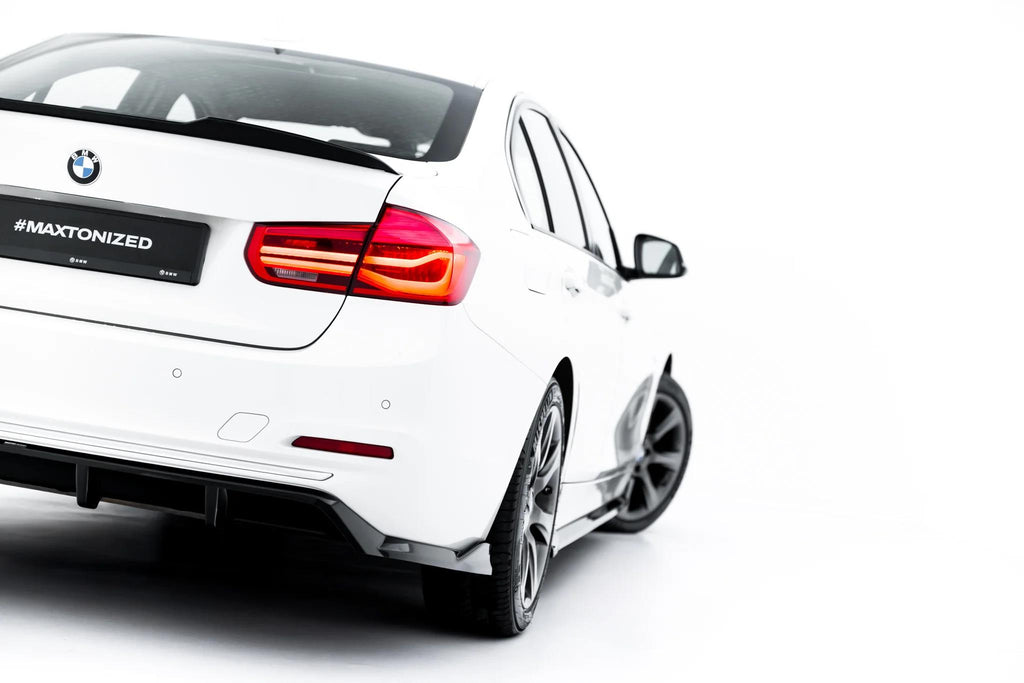 Maxton Design Street+ Mittlerer Diffusor RACE passend für BMW 3er Sportline Limousine / Touring F30 / F31 schwarz Hochglanz