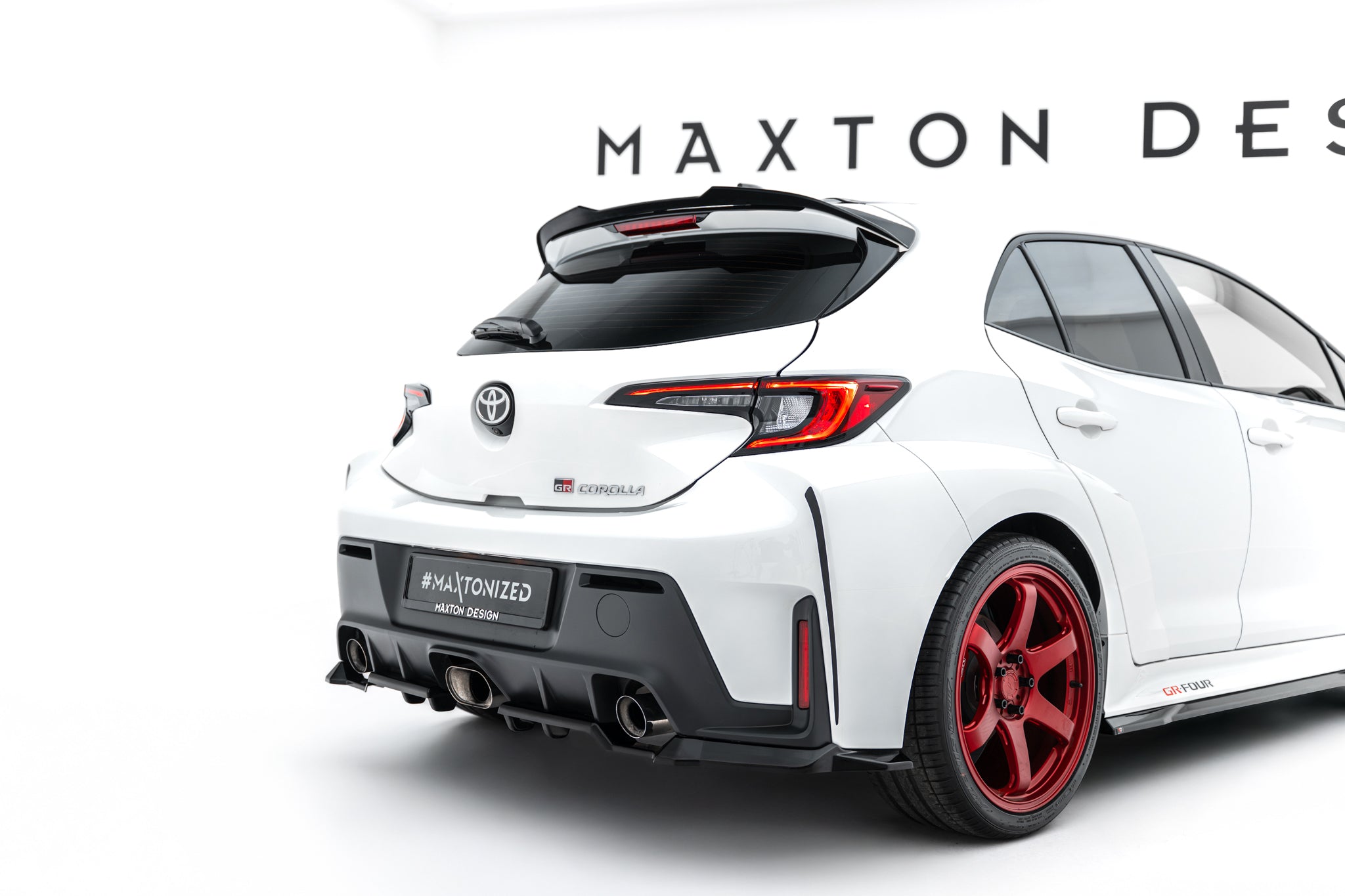Maxton Design Heck Ansatz Flaps Diffusor V.1 passend für Toyota GR Corolla Mk12 schwarz Hochglanz
