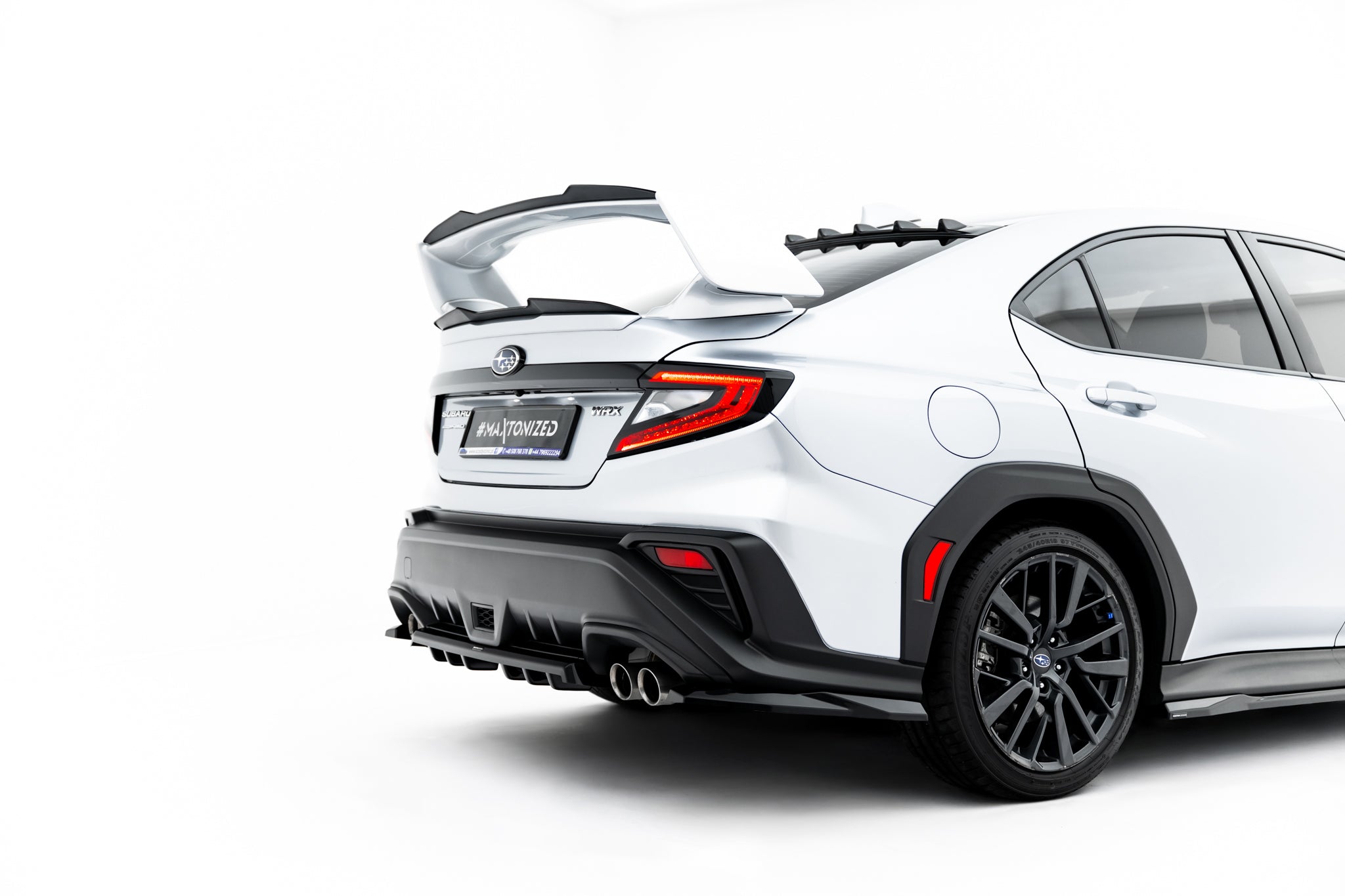 Maxton Design Street+ Mittlerer Diffusor RACE passend für Subaru WRX STI Mk2 schwarz Hochglanz