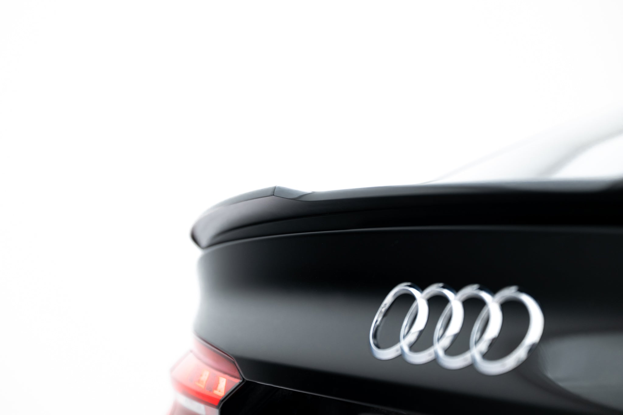Maxton Design Spoiler CAP V.1 passend für Audi A5 F5 Sportback schwarz Hochglanz