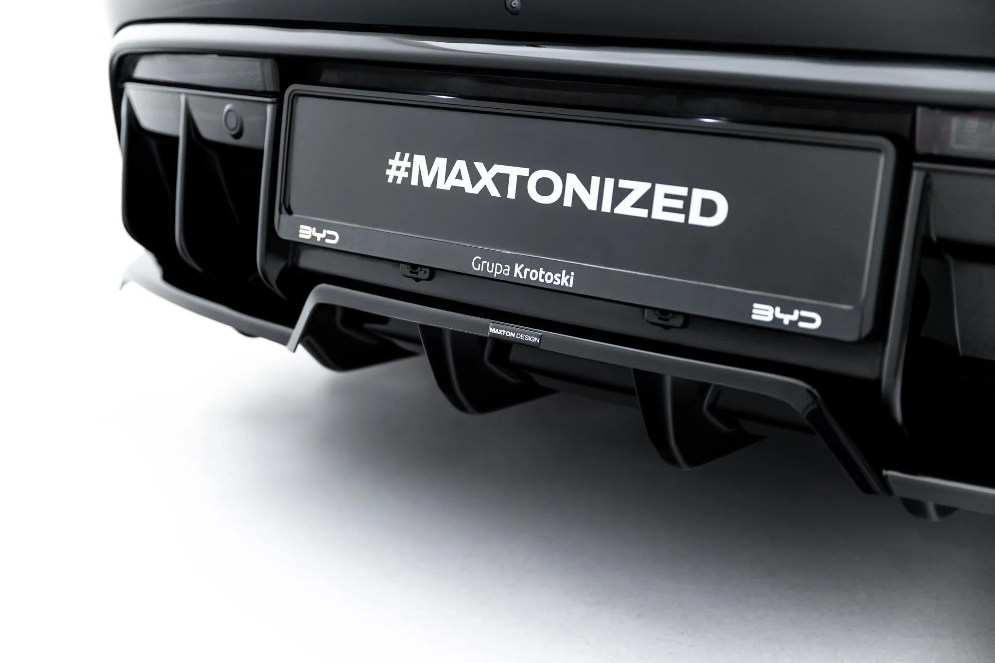 Maxton Design Street+ Mittlerer Diffusor RACE passend für BYD Seal Mk1 schwarz Hochglanz