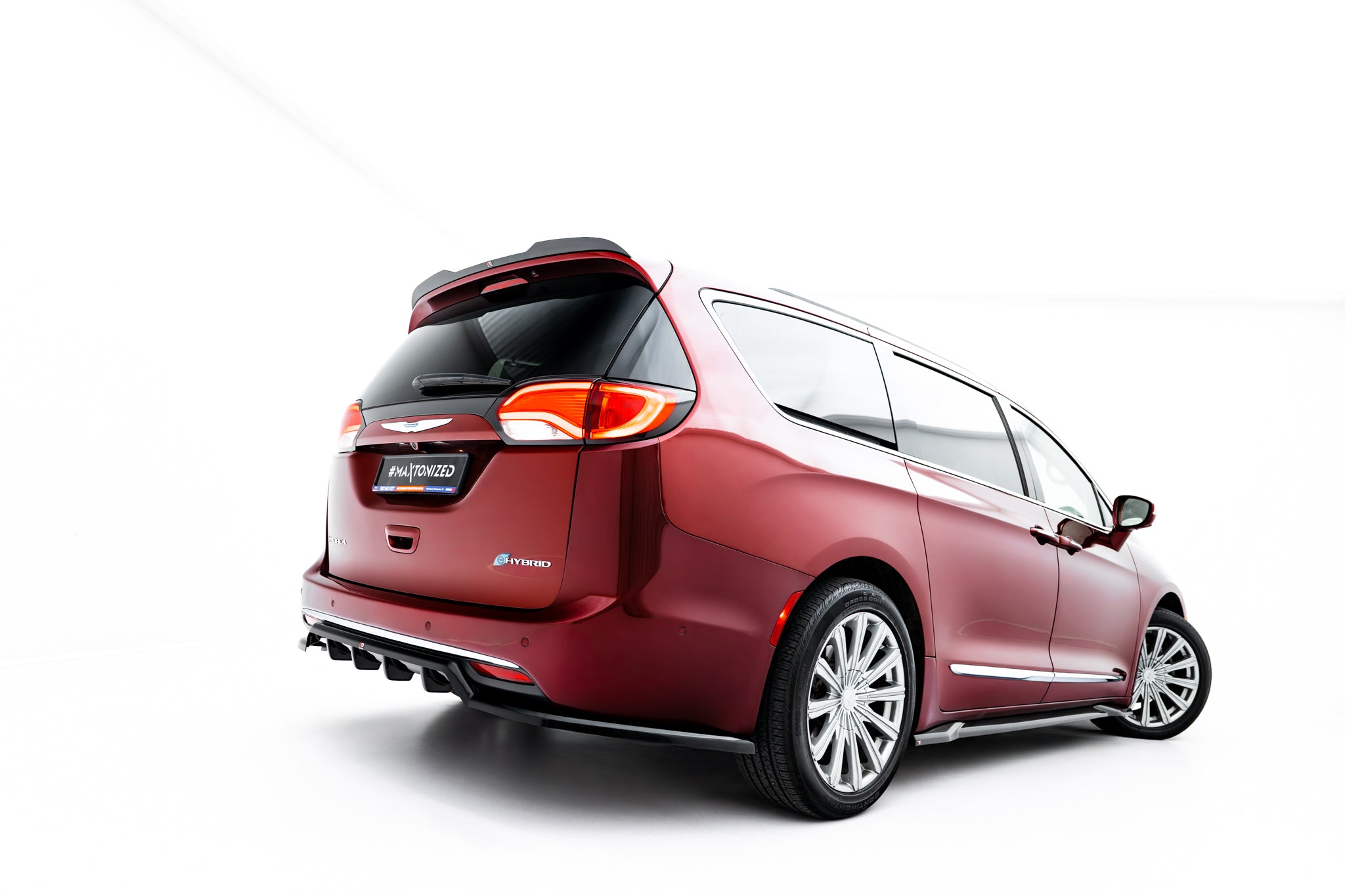 Maxton Design Street+ Seitenschweller Leisten V.2 passend für Chrysler Pacifica Mk2 schwarz Hochglanz