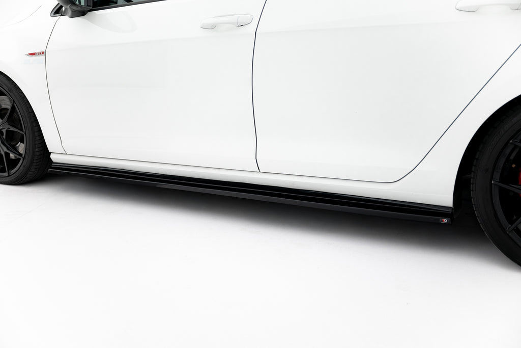 Maxton Design Street+ Seitenschweller Leisten V.2 passend für VW Golf GTI / GTD Mk7 / Mk7 Facelift (verengen) schwarz Hochglanz