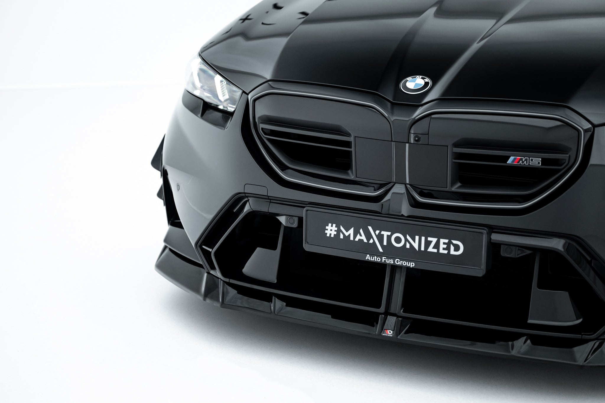 Maxton Design Street+ Spoilerlippe Front Ansatz V.1 passend für BMW M5 Limousine / Touring G90 schwarz Hochglanz