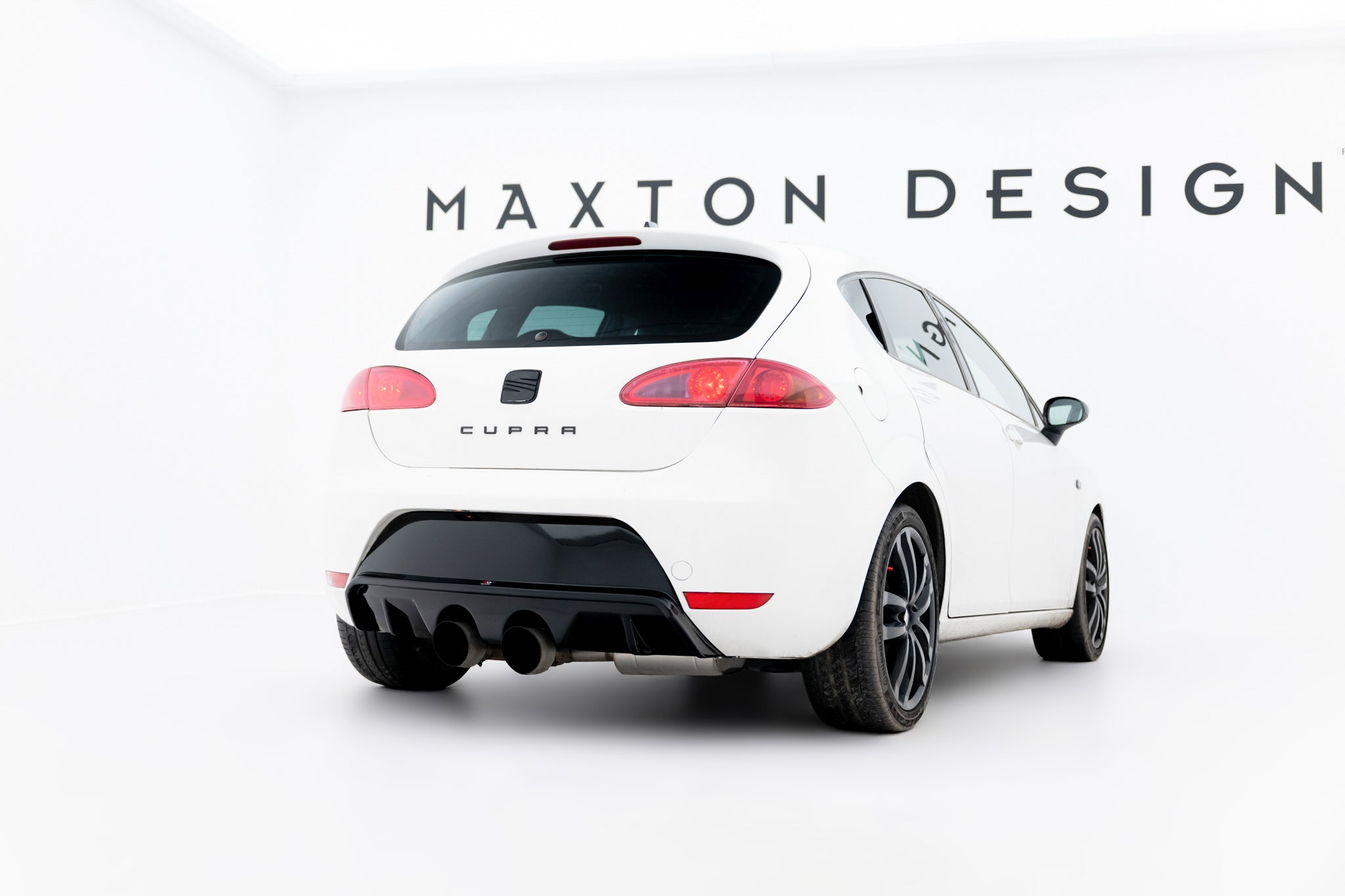 Maxton Design Diffusor Heck Ansatz passend für Seat Leon Cupra/ FR Mk2 schwarz Hochglanz