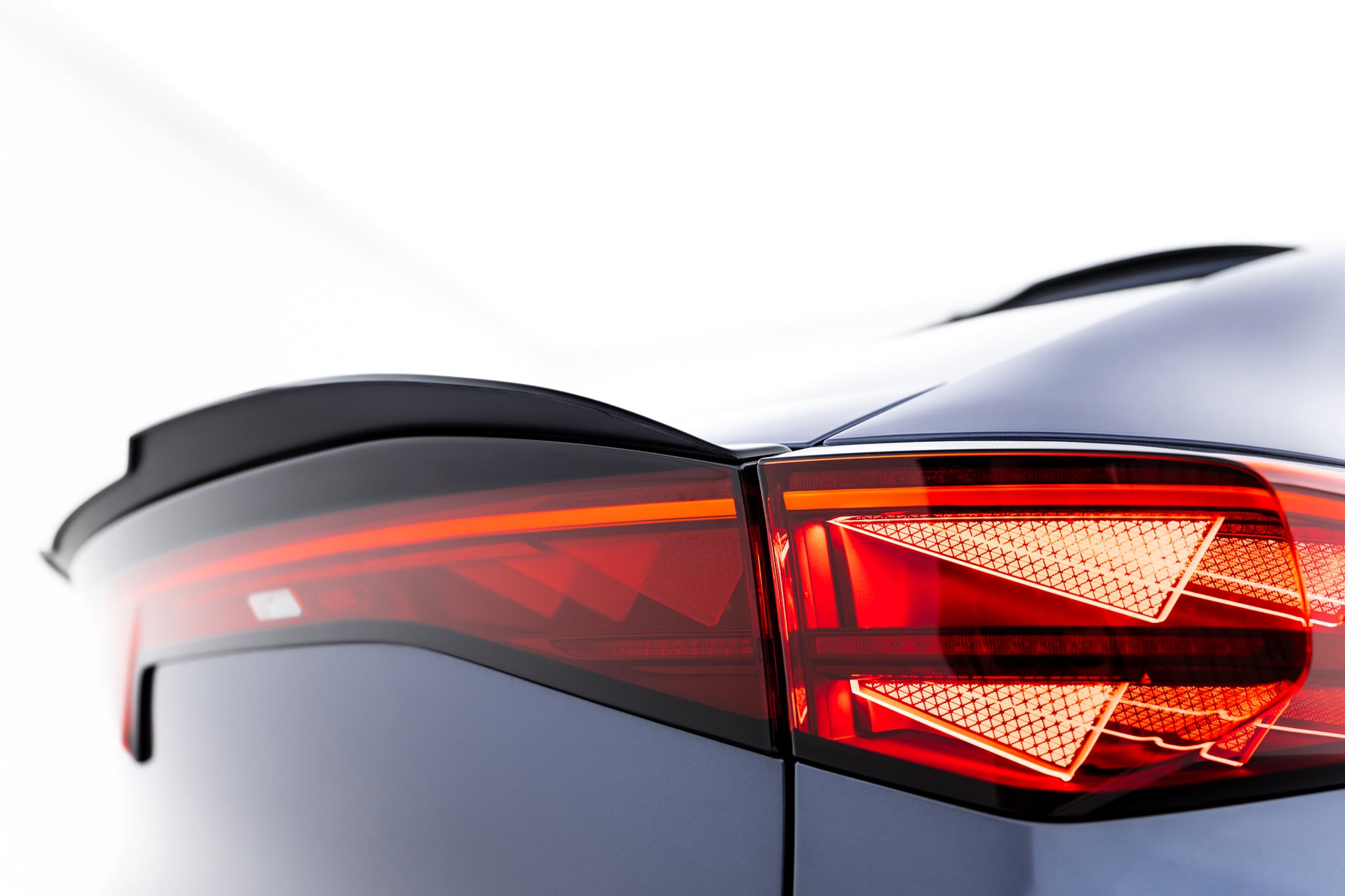Maxton Design Spoiler CAP passend für Cupra Tavascan Mk1 schwarz Hochglanz