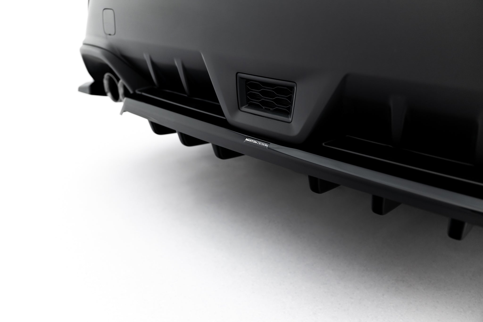 Maxton Design Street+ Mittlerer Diffusor RACE passend für Subaru WRX STI Mk2 schwarz Hochglanz