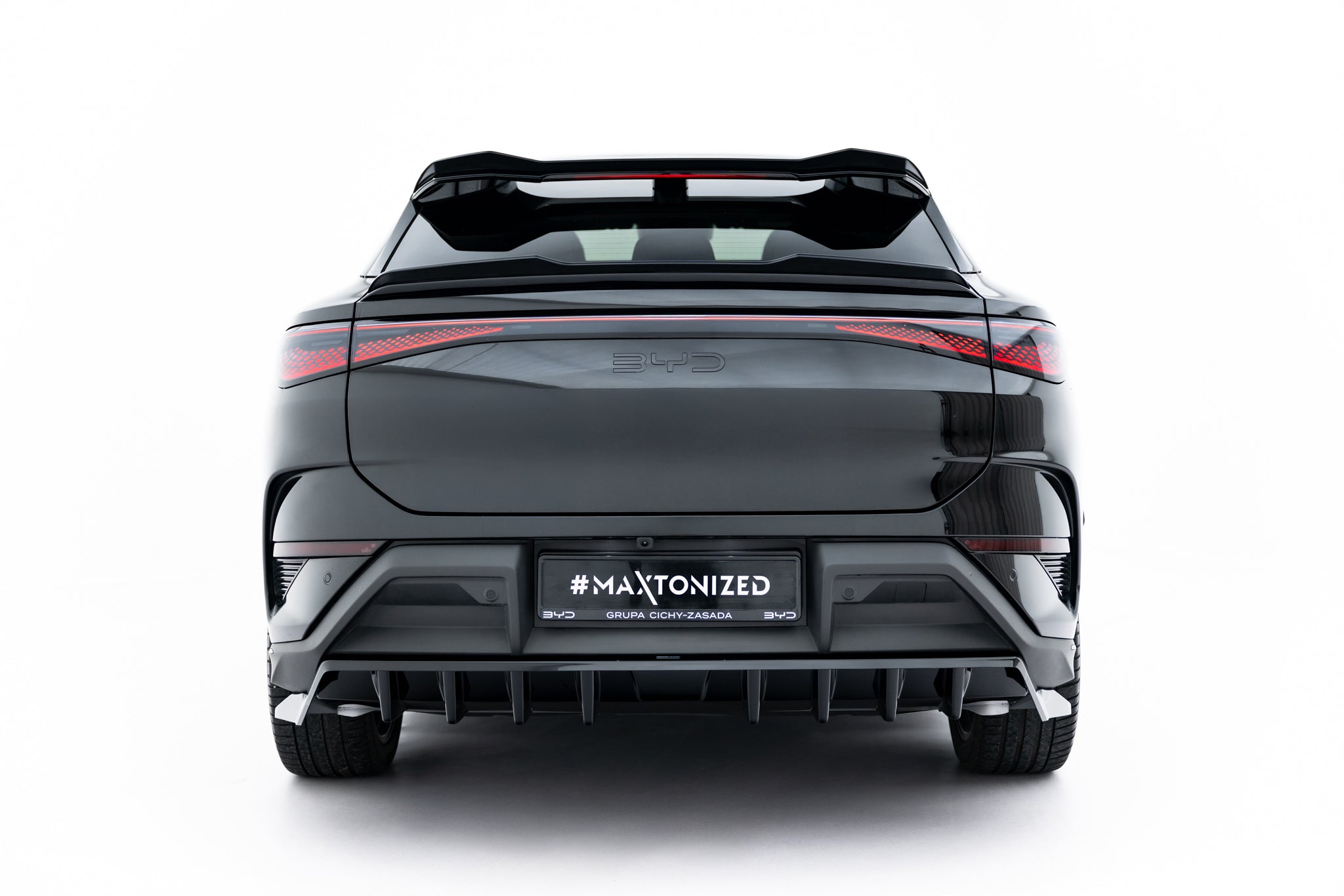 Maxton Design Street+ Mittlerer Diffusor RACE passend für BYD Sealion 7 Mk1 schwarz Hochglanz