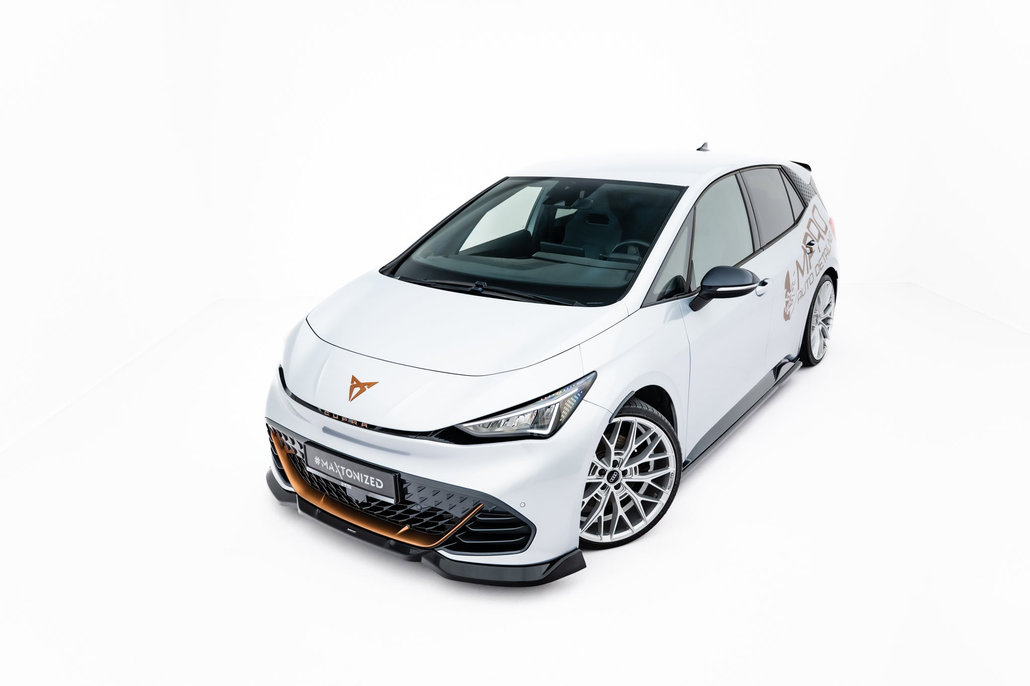 Maxton Design Street+ Spoilerlippe Front Ansatz V.2 passend für Cupra Born Mk1 schwarz Hochglanz