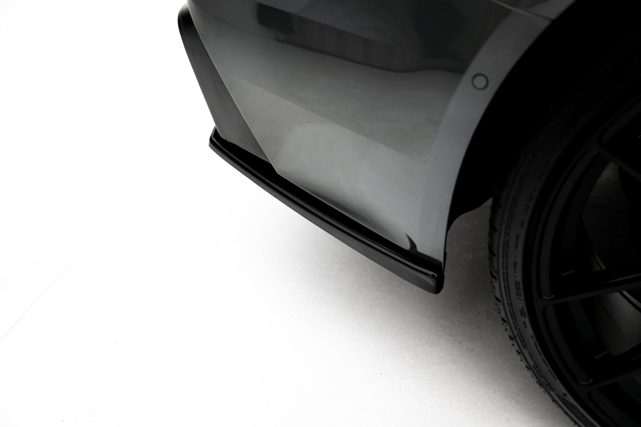 Maxton Design Heck Ansatz Flaps Diffusor V.2 passend für Audi RS6 C8 / C8 Facelift schwarz Hochglanz