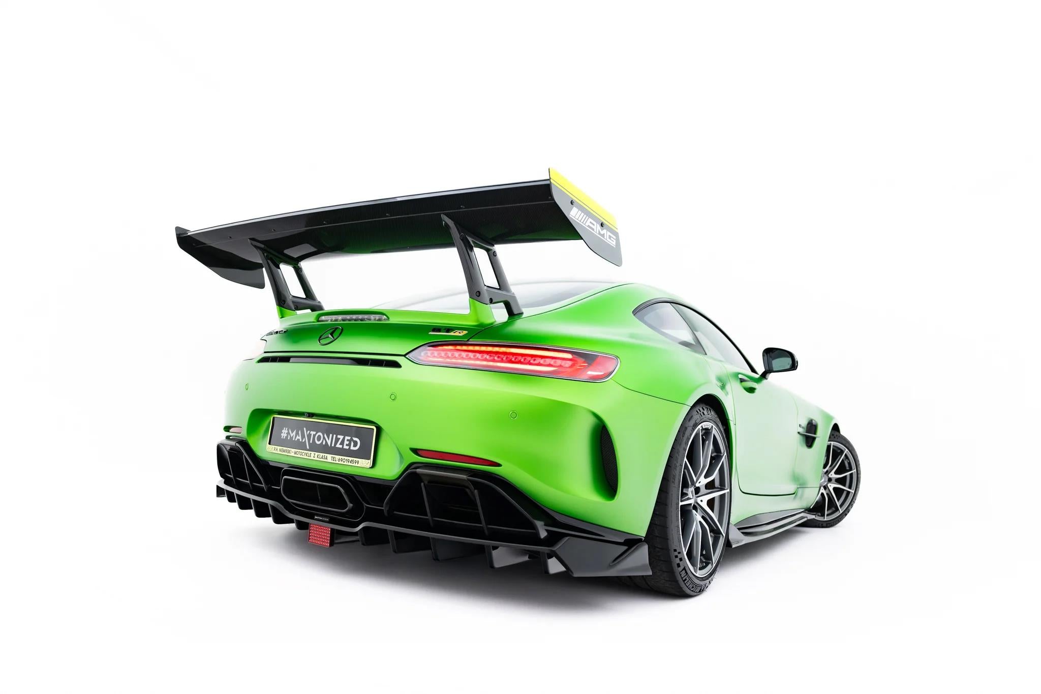 Maxton Design Street+ Mittlerer Diffusor RACE passend für + LED Mercedes-AMG GT R C190 Facelift