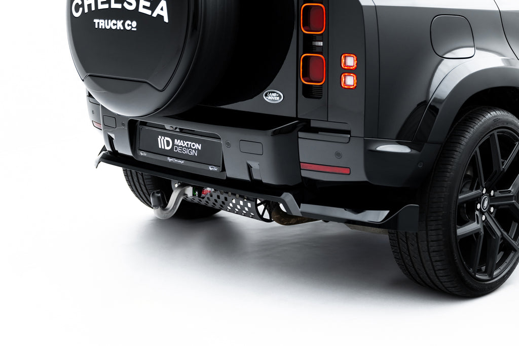 Maxton Design Street+ Mittlerer Diffusor RACE passend für Land Rover Defender Mk4 schwarz Hochglanz