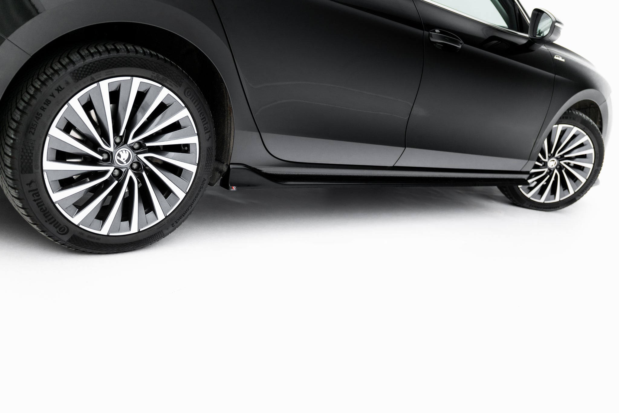 Maxton Design Street+ Seitenschweller Leisten V.2 passend für Skoda Superb Mk4 schwarz Hochglanz