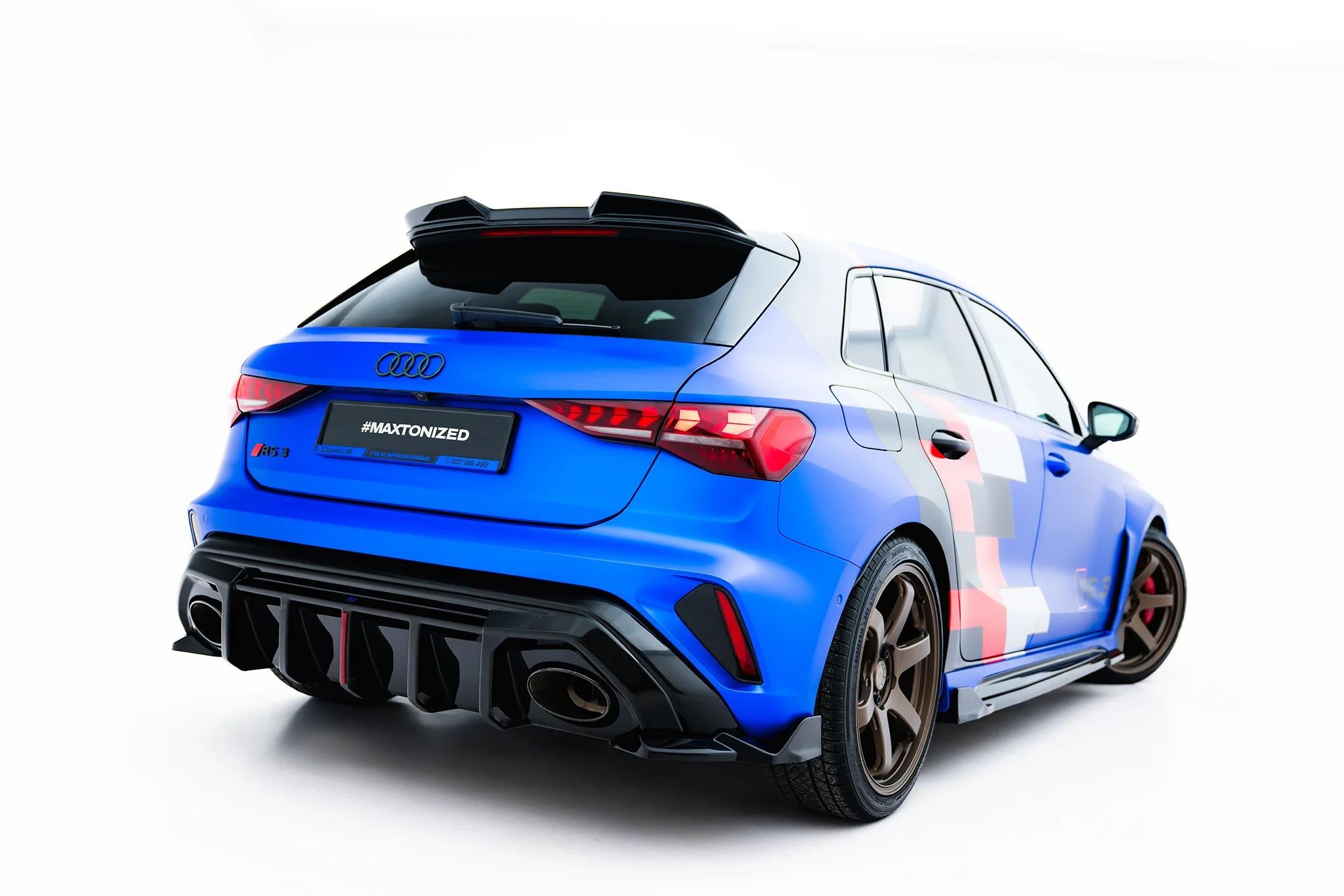 Maxton Design Heck Ansatz Flaps Diffusor V.2 passend für Audi RS3 Sportback 8Y Facelift schwarz Hochglanz