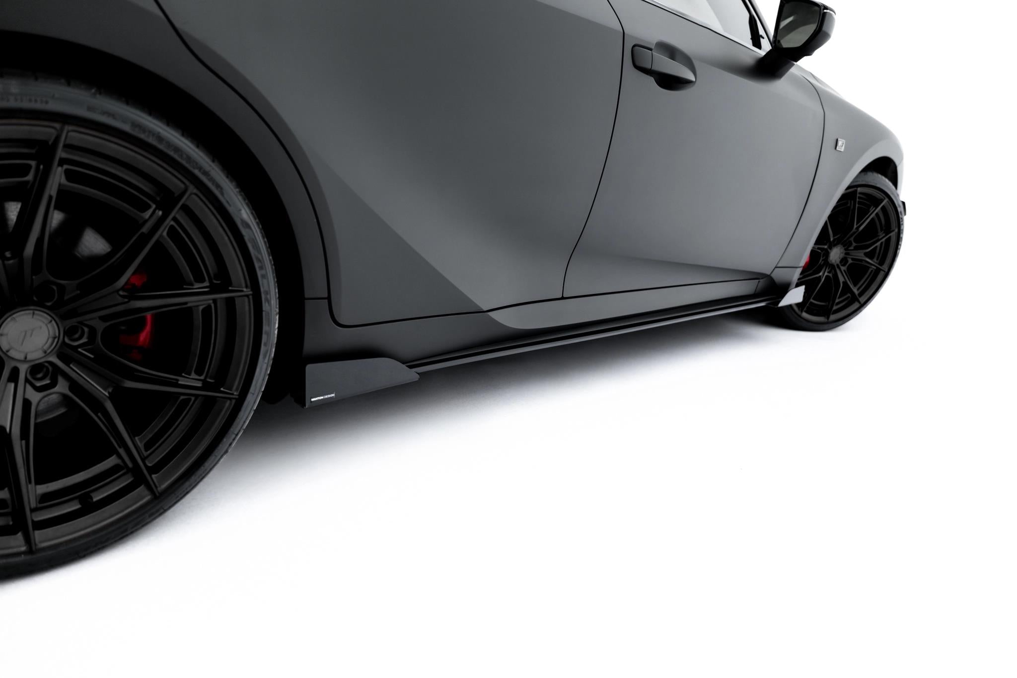 Maxton Design Street Pro Street+ Seitenschweller Leisten + Flaps passend für Lexus IS 500 Mk3 Facelift 2 (XE30) schwarz Hochglanz