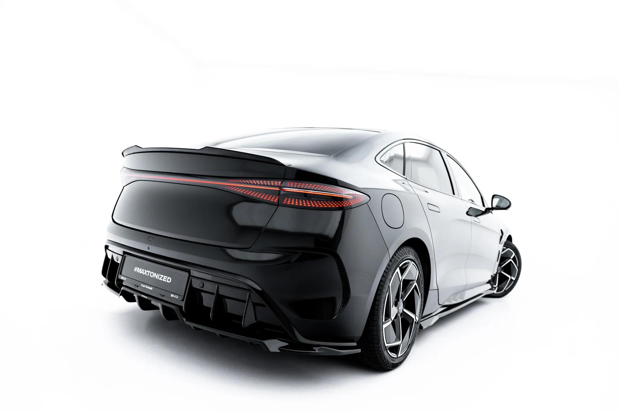 Maxton Design Street+ Mittlerer Diffusor RACE passend für BYD Seal Mk1 schwarz Hochglanz