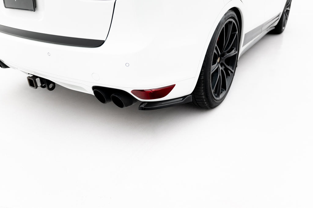 Maxton Design Heck Ansatz Flaps Diffusor passend für Porsche Cayenne Turbo / Standard Mk2 schwarz Hochglanz