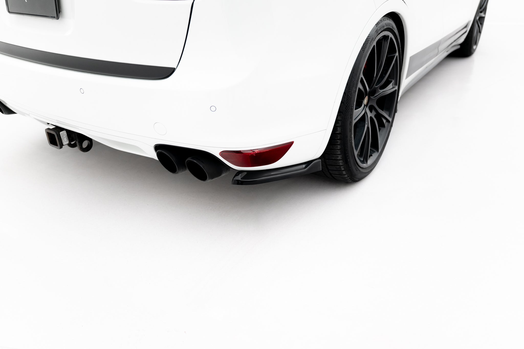 Maxton Design Heck Ansatz Flaps Diffusor passend für Porsche Cayenne Turbo / Standard Mk2 schwarz Hochglanz