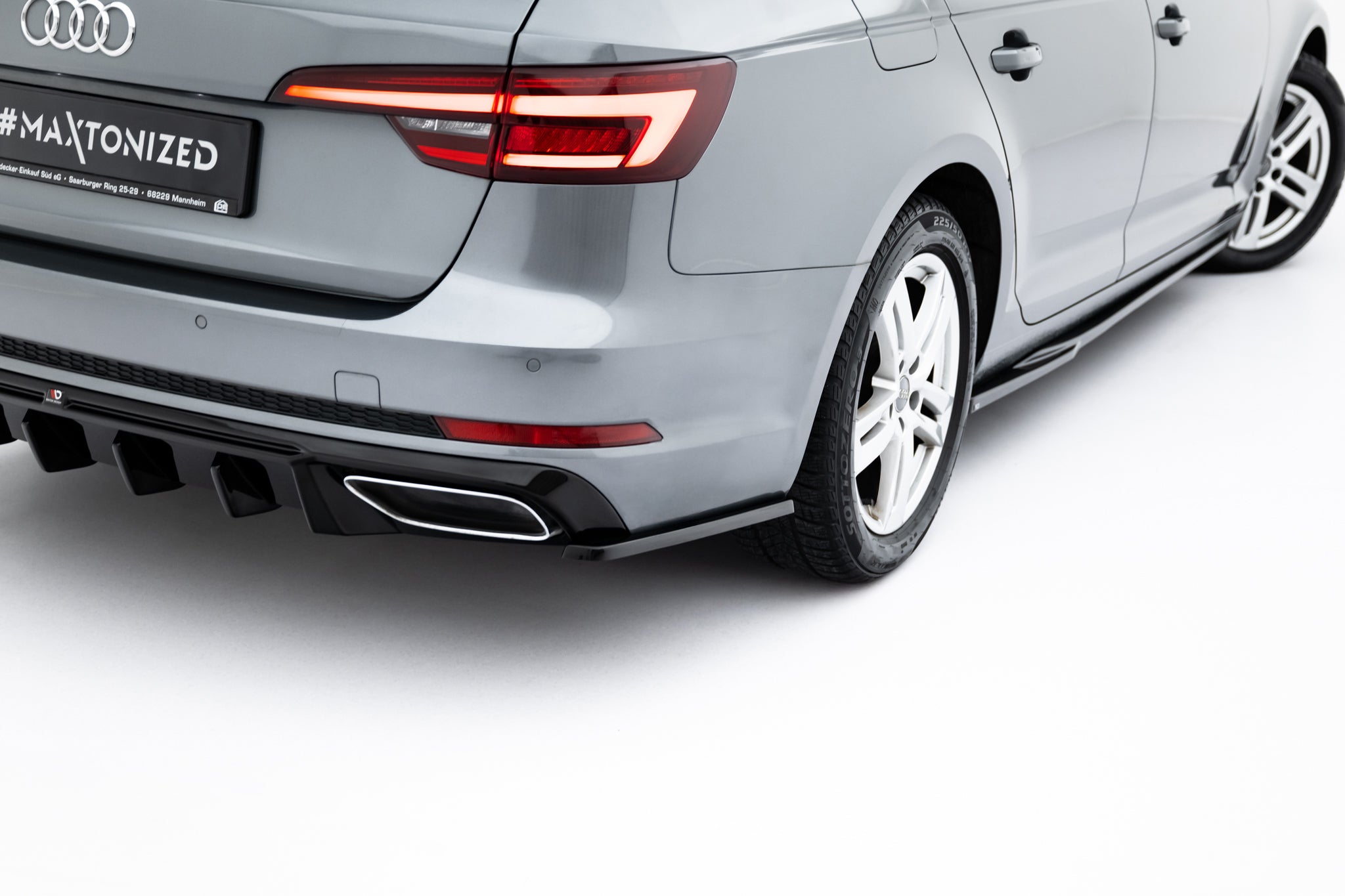 Maxton Design Heck Ansatz Flaps Diffusor passend für Audi A4 / A4 S-Line / S4 Limousine / Avant B9 schwarz Hochglanz