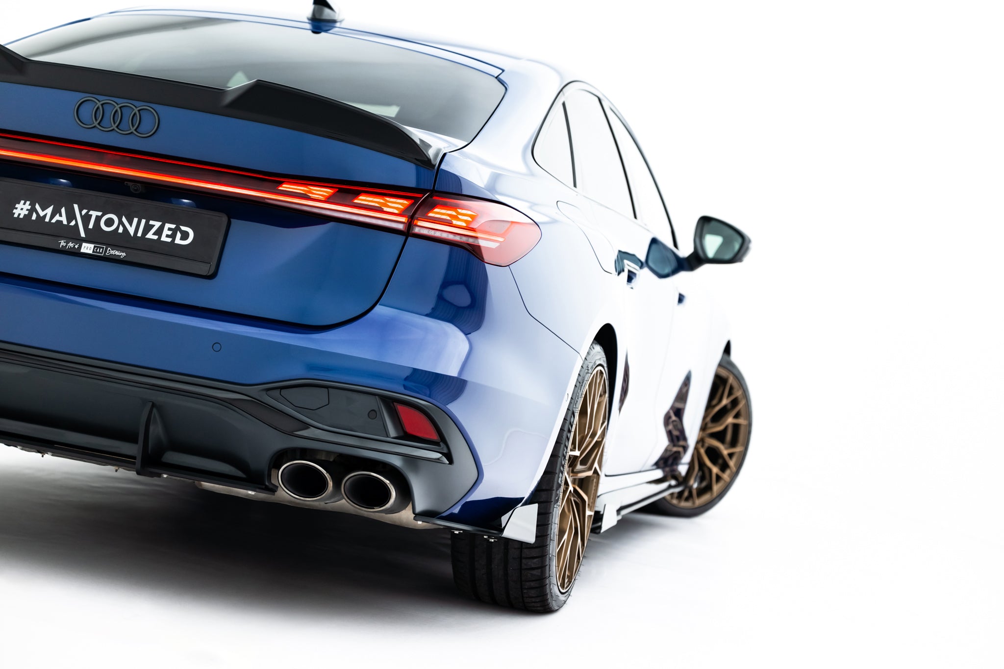 Maxton Design Street Pro Heck Ansatz Flaps Diffusor + Flaps passend für Audi S5 Limousine / Avant B10 schwarz Hochglanz
