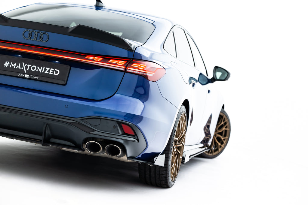 Maxton Design Hintere Seiten Flaps passend für Audi S5 Limousine / Avant B10 schwarz Hochglanz