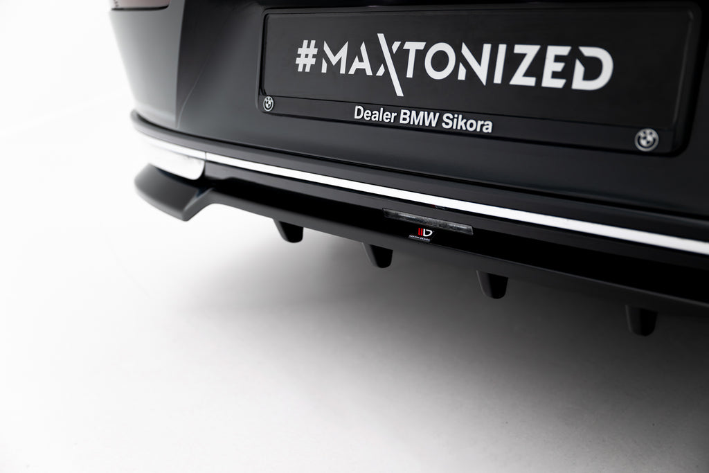 Maxton Design Street+ Mittlerer Diffusor RACE passend für BMW 7 G70 schwarz Hochglanz