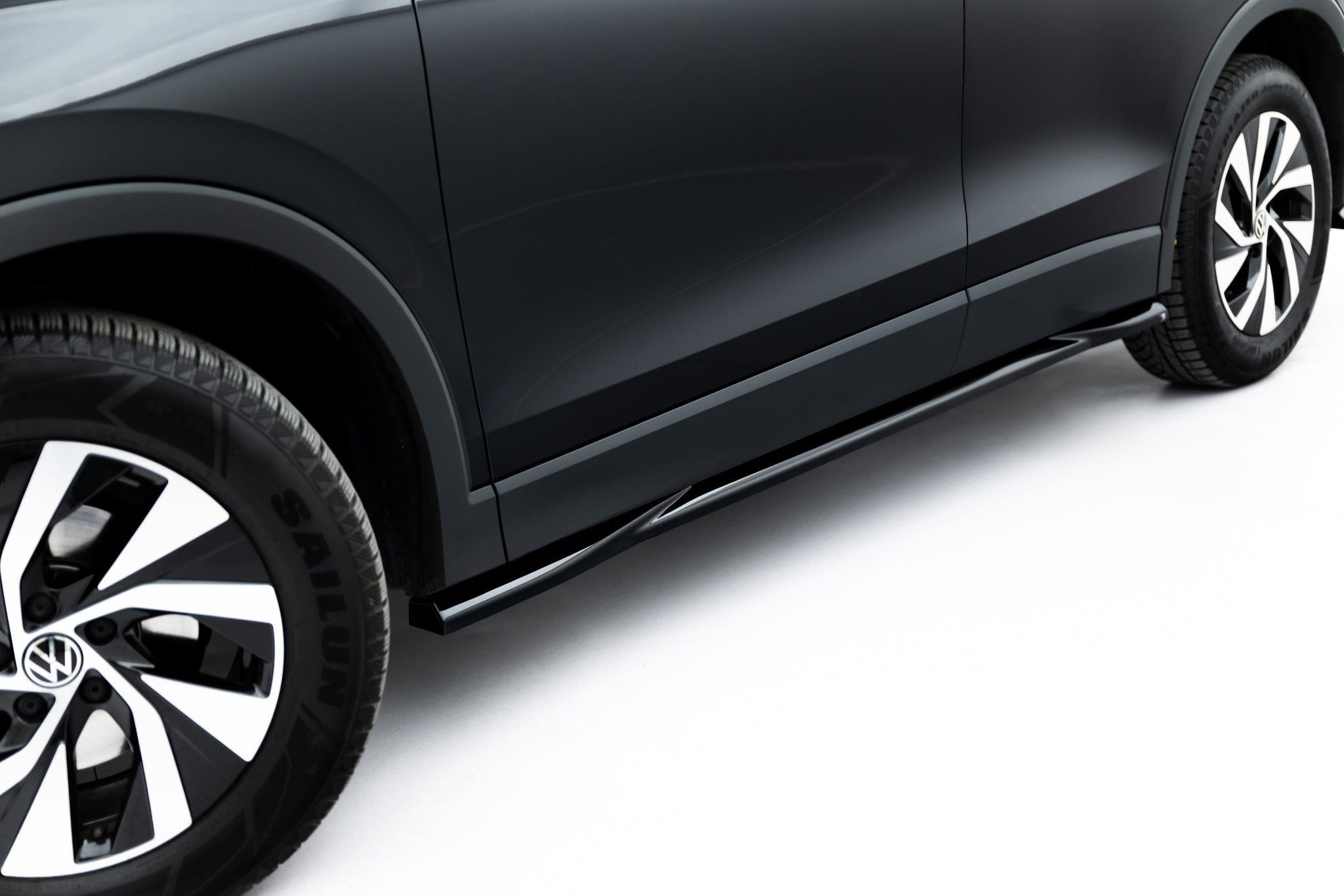 Maxton Design Street+ Seitenschweller Leisten passend für VW Tiguan Mk3 schwarz Hochglanz