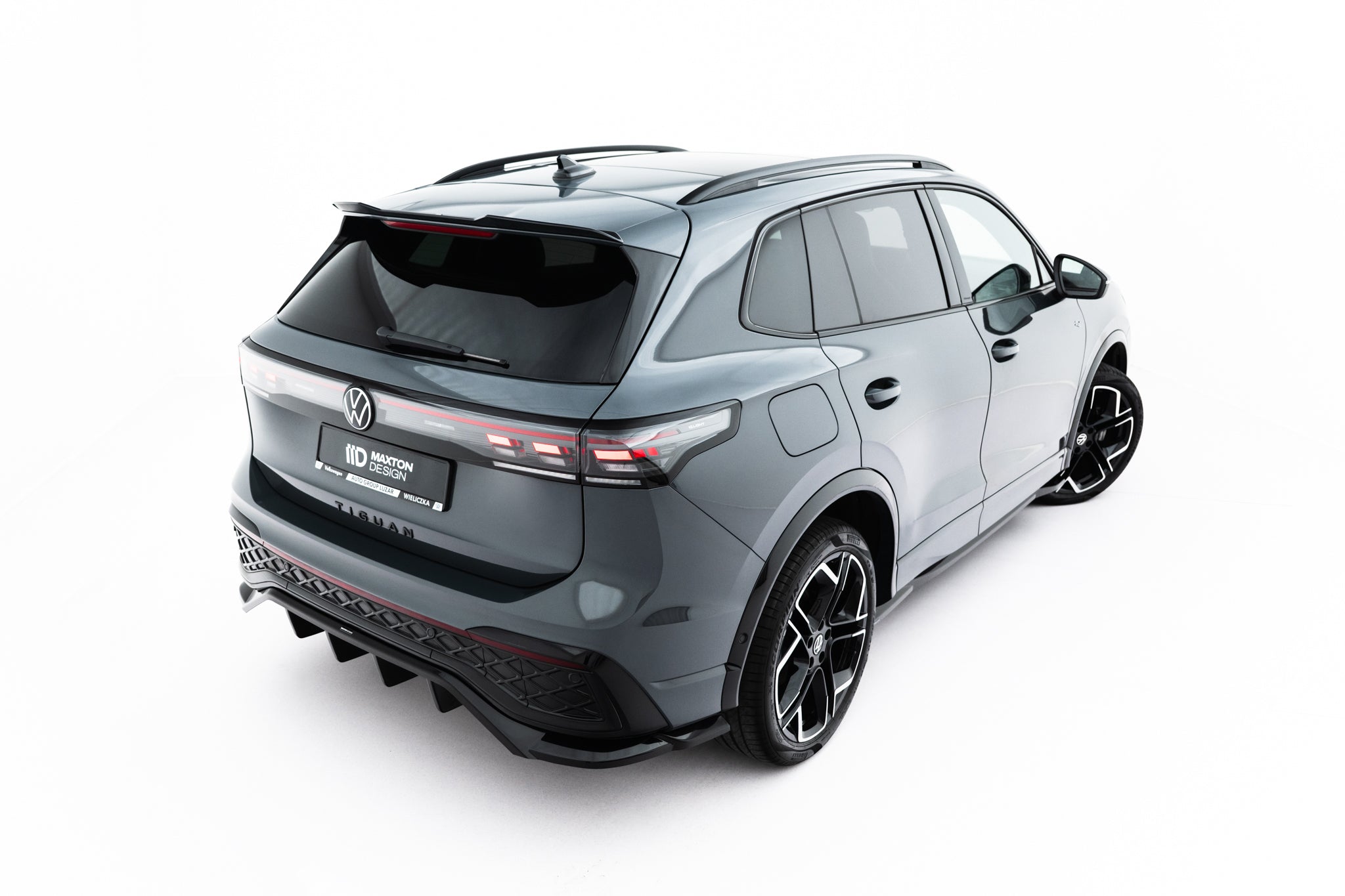 Maxton Design Spoiler CAP passend für VW Tiguan R-Line Mk3 schwarz Hochglanz