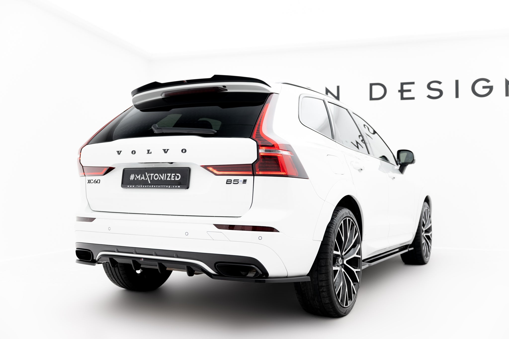 Maxton Design Spoiler CAP passend für Volvo XC60 Mk2 R-Design schwarz Hochglanz