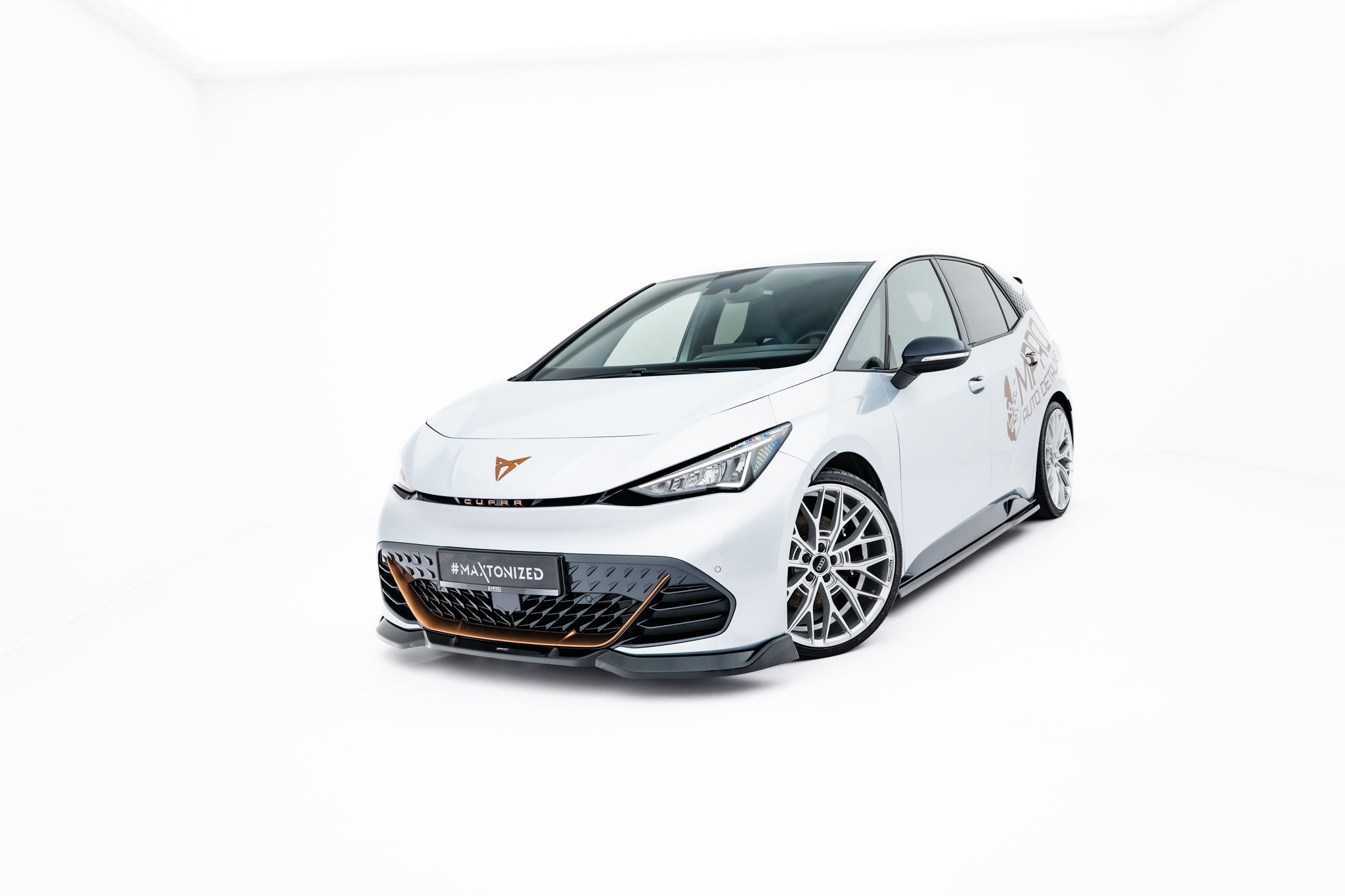 Maxton Design Street+ Spoilerlippe Front Ansatz V.2 passend für Cupra Born Mk1 schwarz Hochglanz
