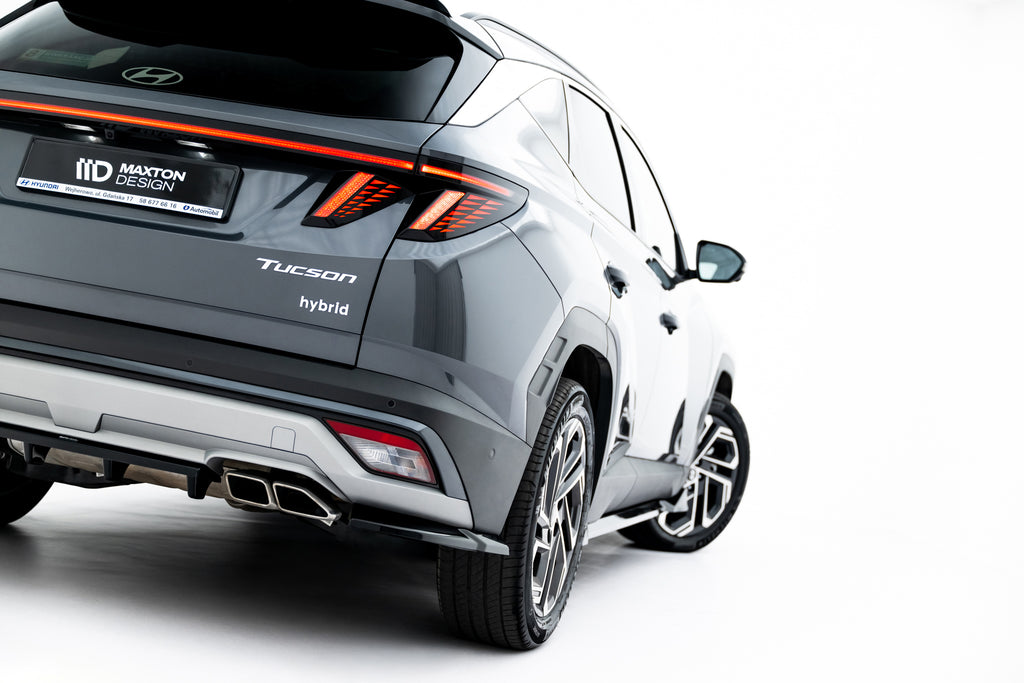 Maxton Design Street+ Mittlerer Diffusor RACE passend für Hyundai Tucson Mk4 Facelift schwarz Hochglanz