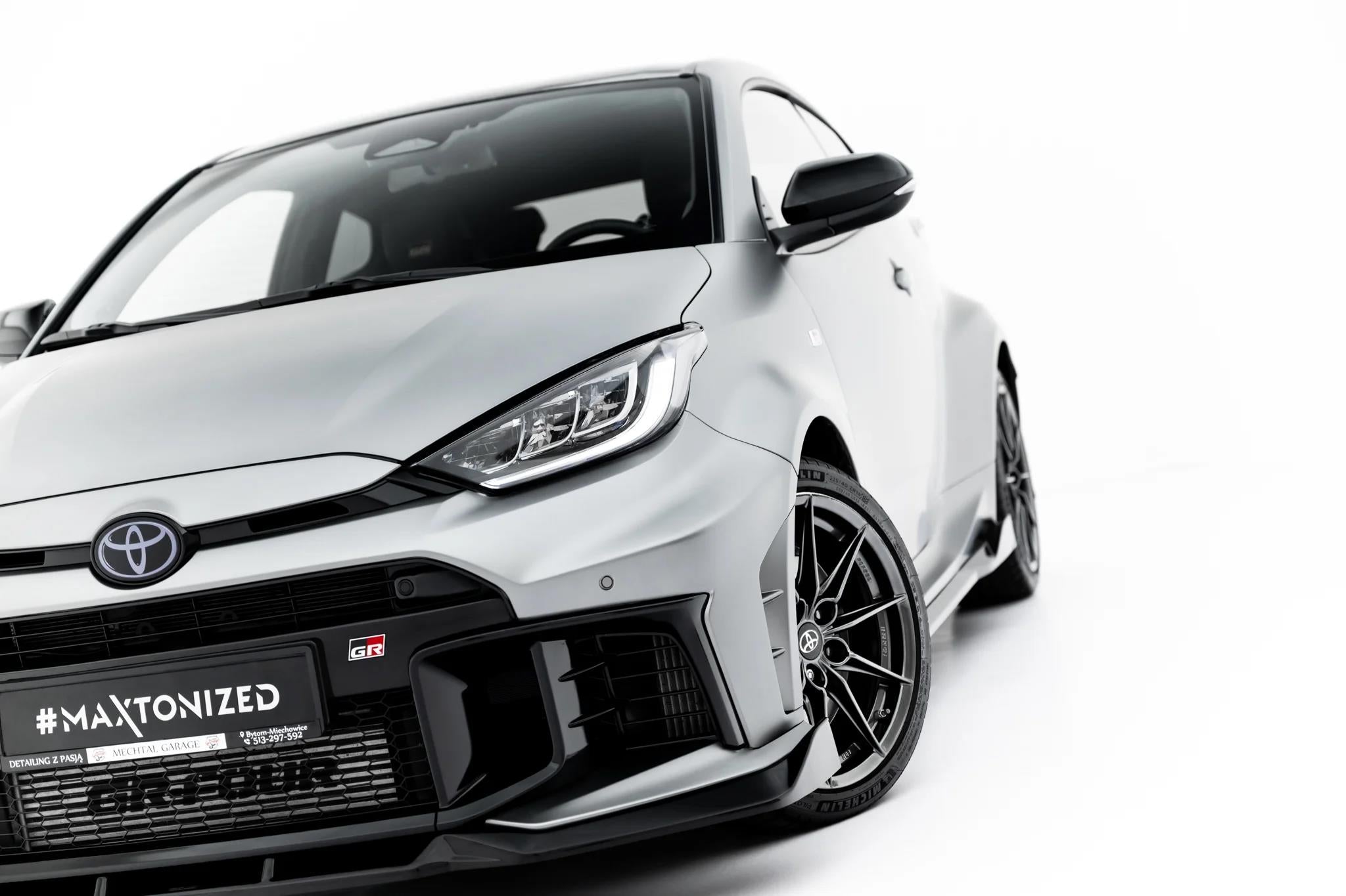 Maxton Design Street+ Spoilerlippe Front Ansatz V.2 passend für Toyota GR Yaris Mk4 Facelift schwarz Hochglanz