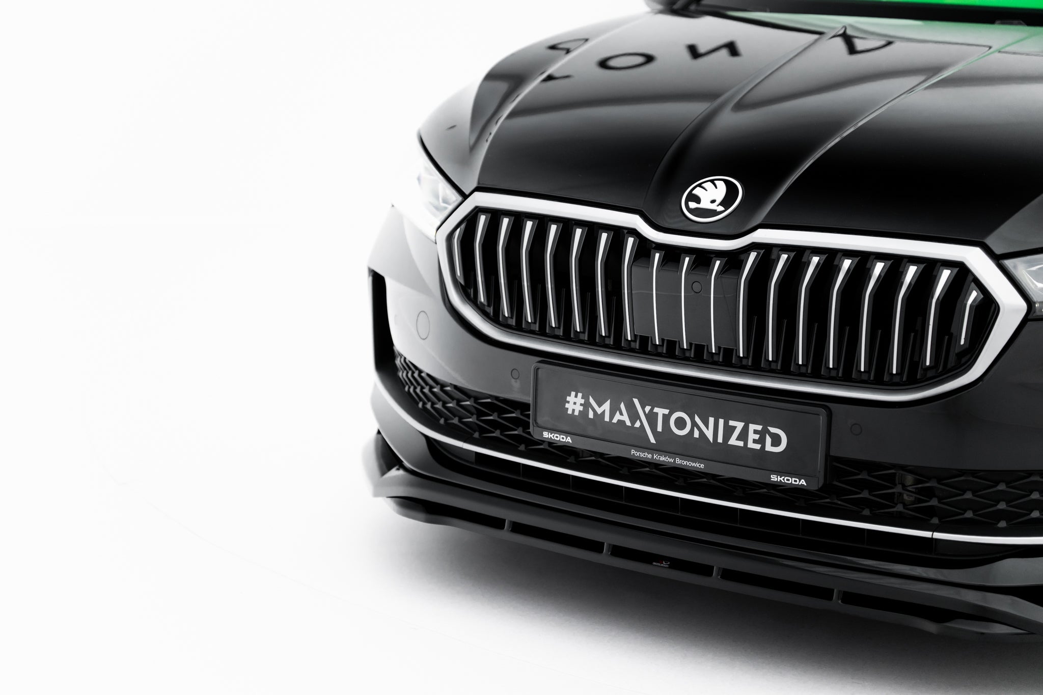 Maxton Design Street+ Spoilerlippe Front Ansatz V.1 passend für Skoda Superb Mk4 schwarz Hochglanz