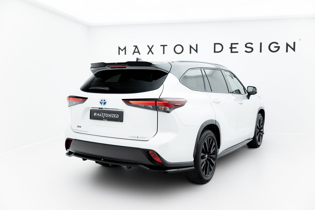 Maxton Design Street+ Mittlerer Diffusor RACE passend für Toyota Highlander Mk4 schwarz Hochglanz