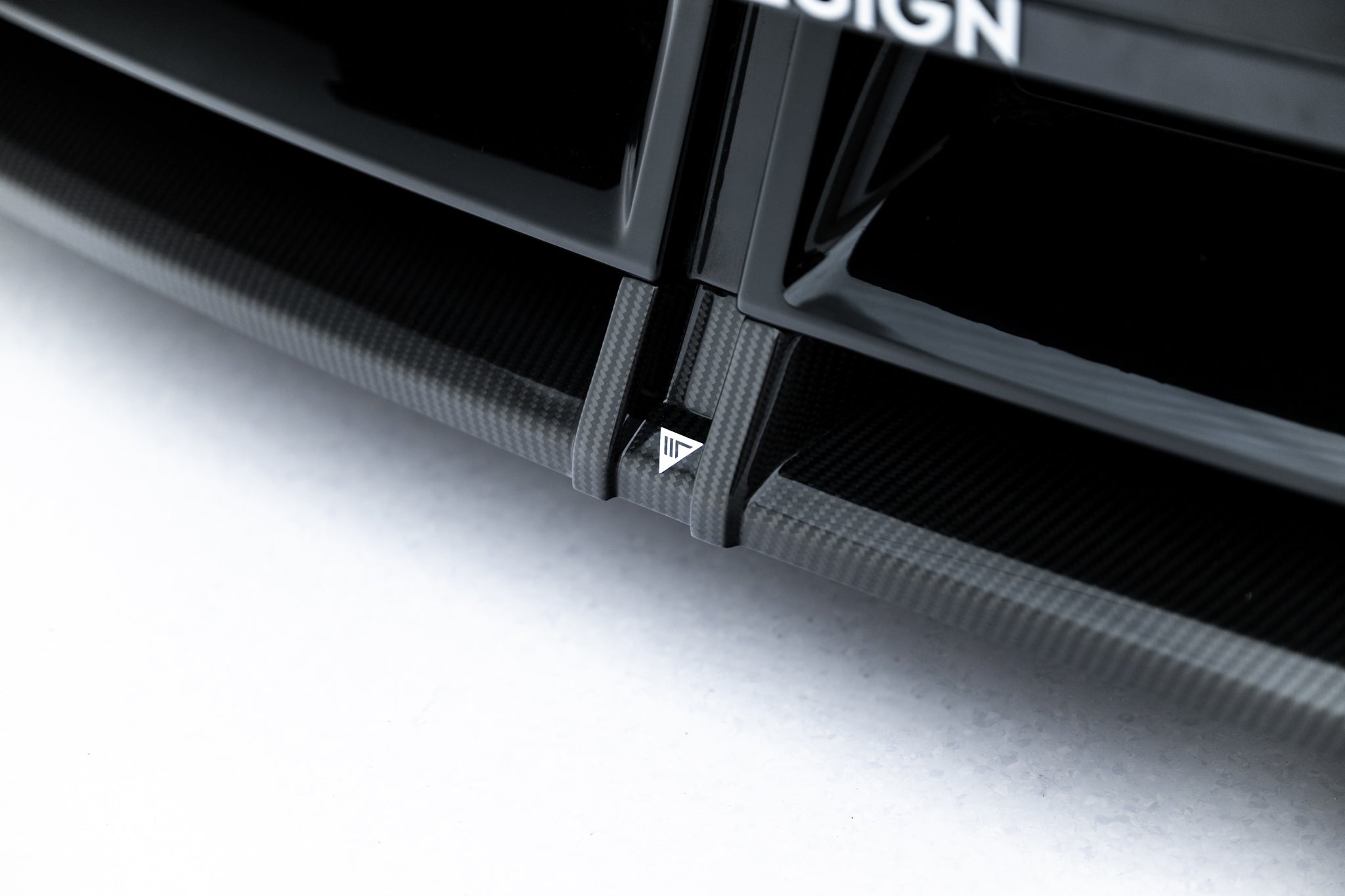 Maxton Design Prepreg Carbon Fiber Street+ Spoilerlippe Front Ansatz passend für BMW M135i / 1 M-Paket F70