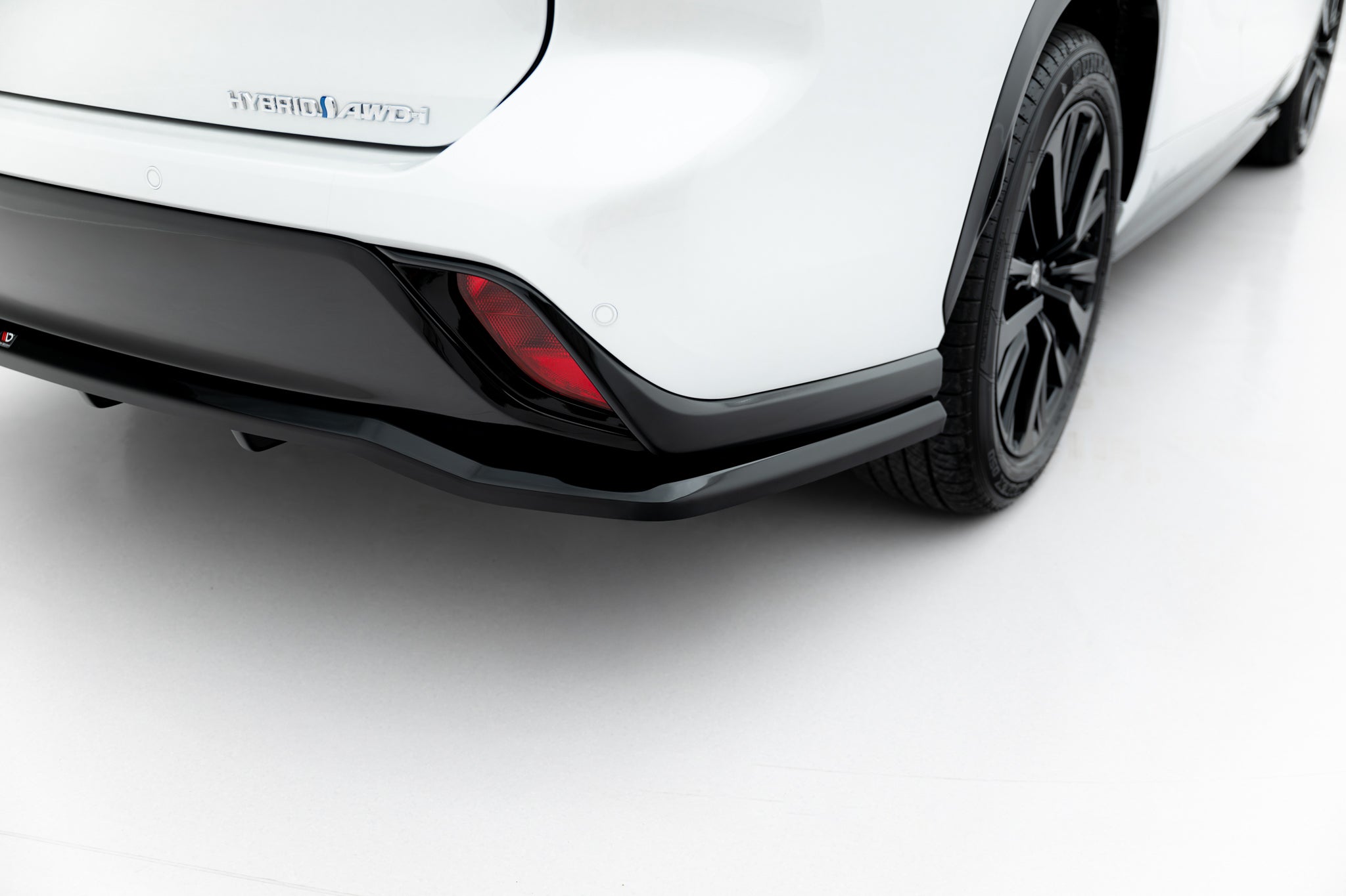 Maxton Design Street+ Mittlerer Diffusor RACE passend für Toyota Highlander Mk4 schwarz Hochglanz